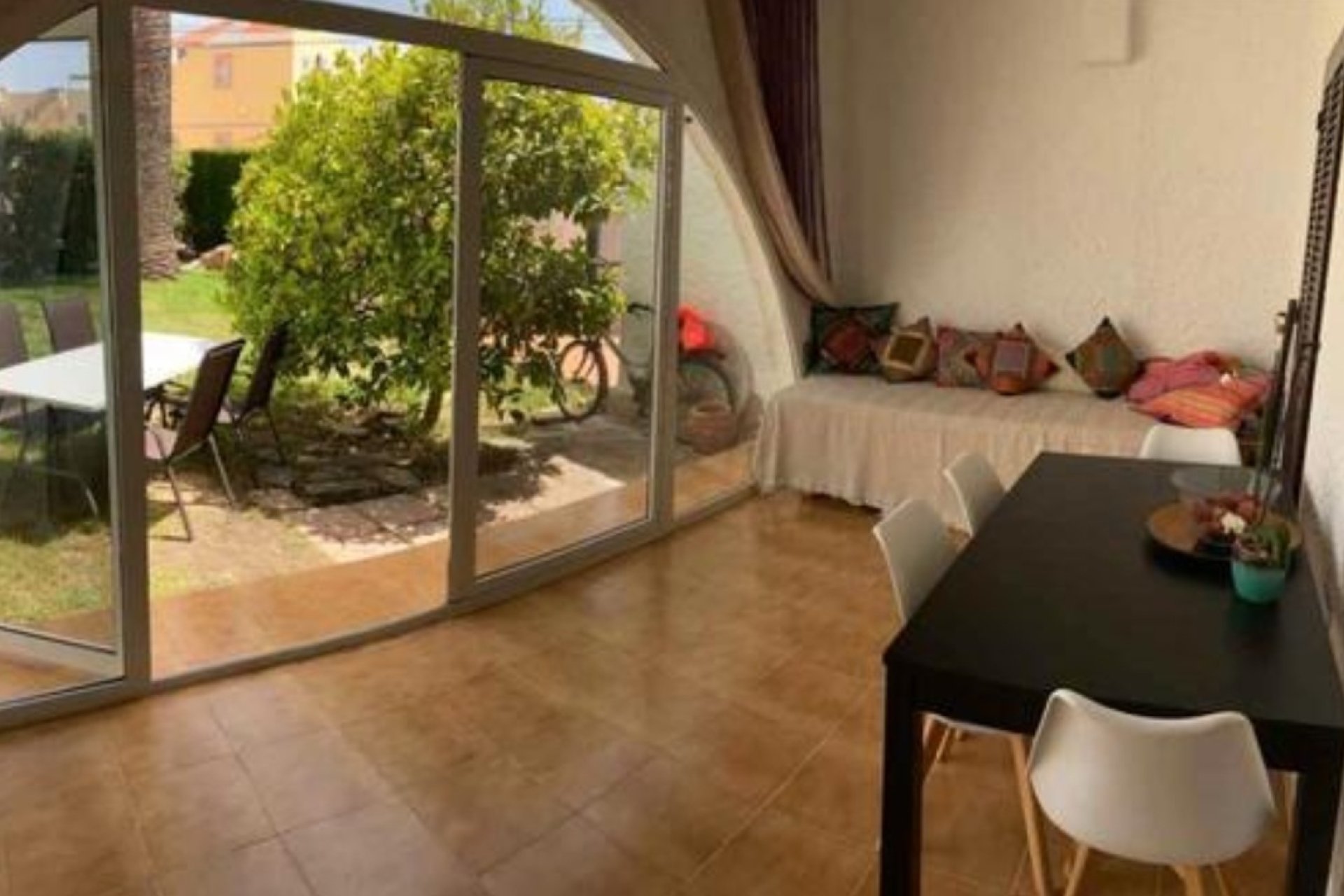 Segunda mano - Bungalow -
Las Mimosas - Inland