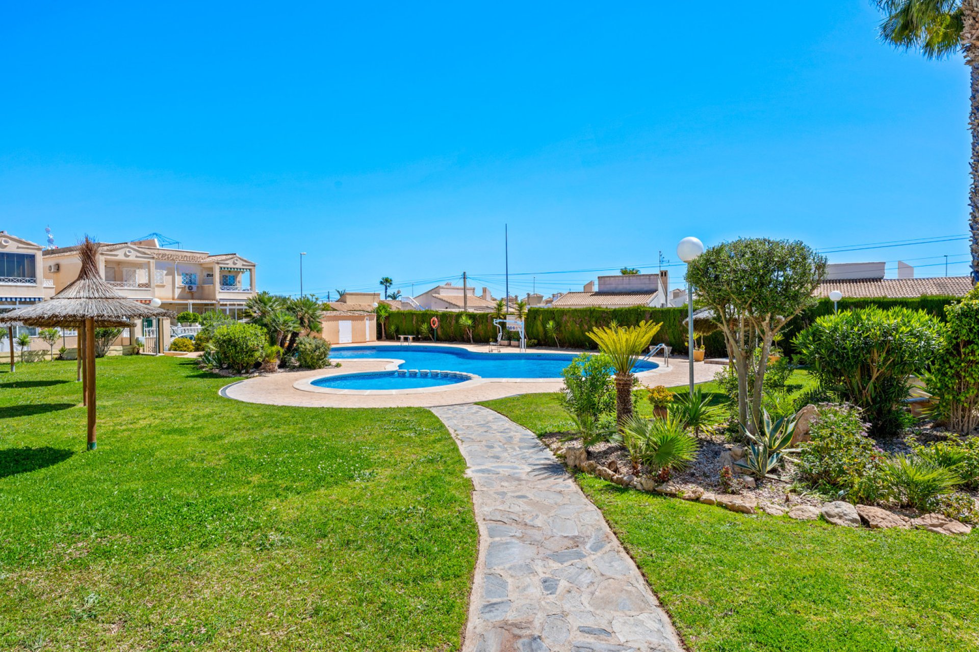 Segunda mano - Bungalow -
Orihuela Costa - Costa Blanca