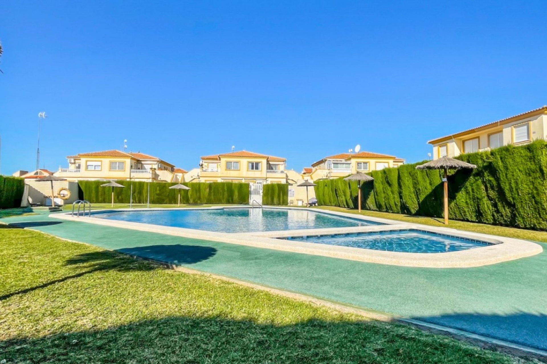 Segunda mano - Bungalow -
Orihuela Costa - Costa Blanca