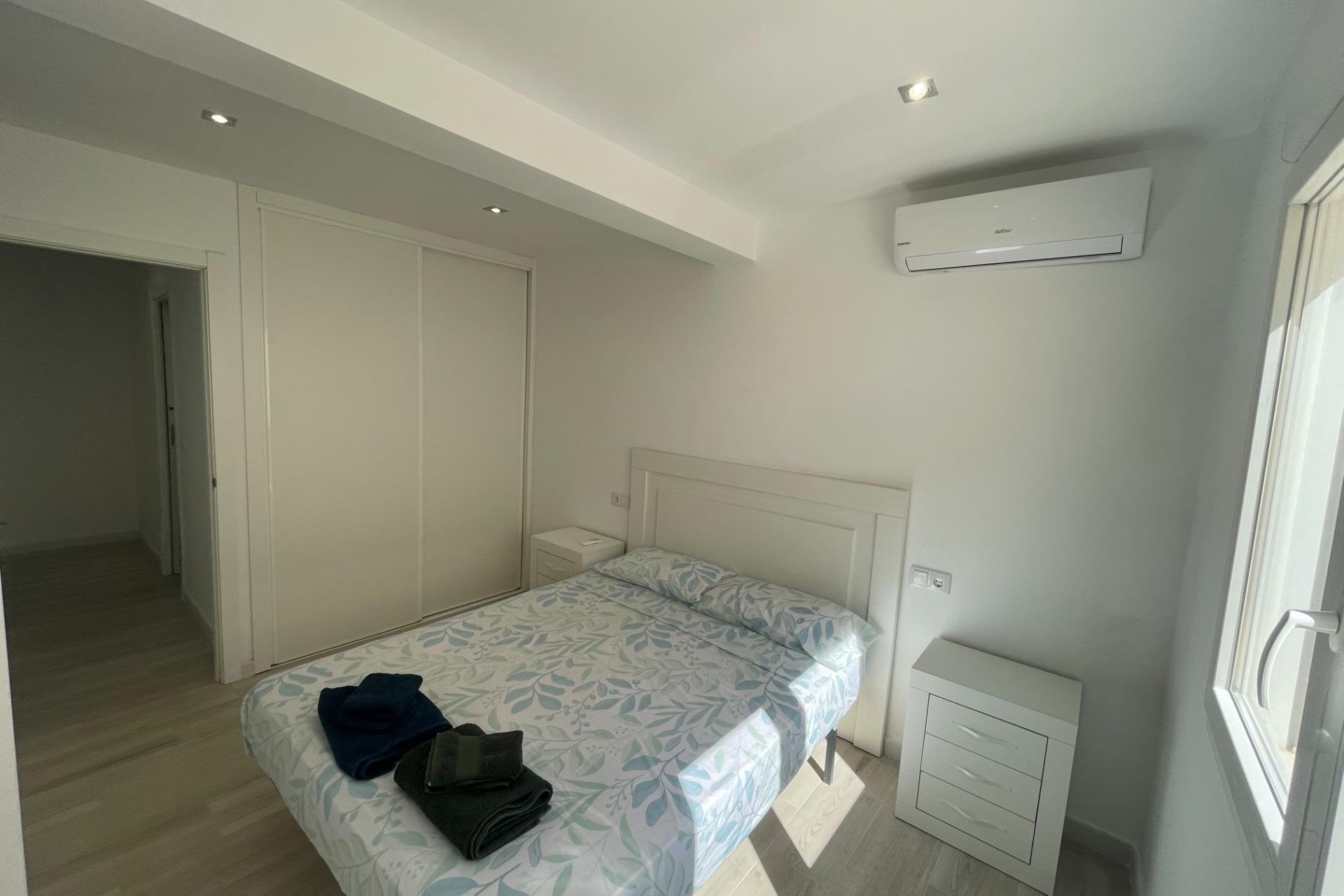 Segunda mano - Bungalow -
Orihuela Costa - La Regia