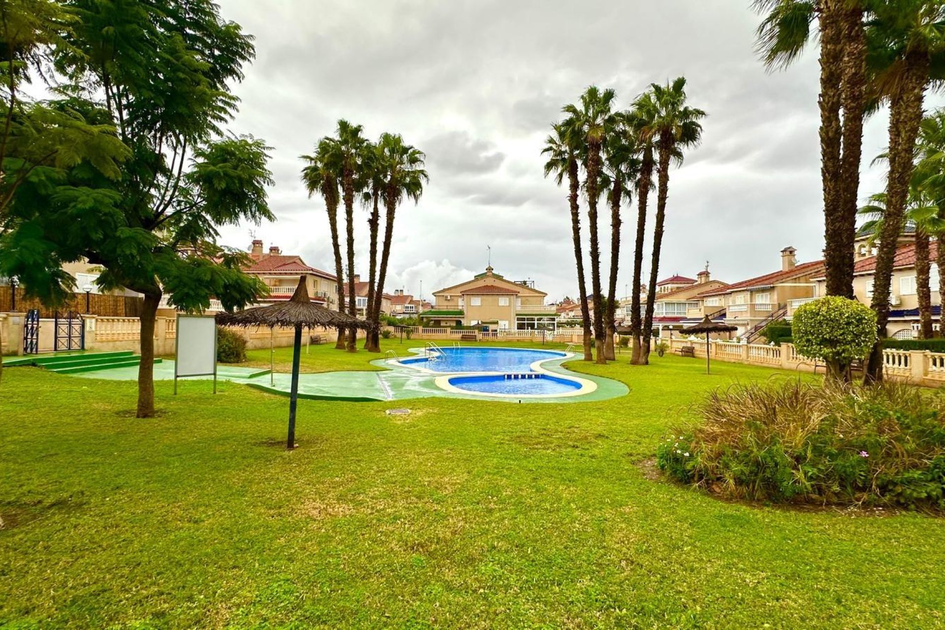 Segunda mano - Bungalow -
Orihuela Costa - Playa Flamenca Norte