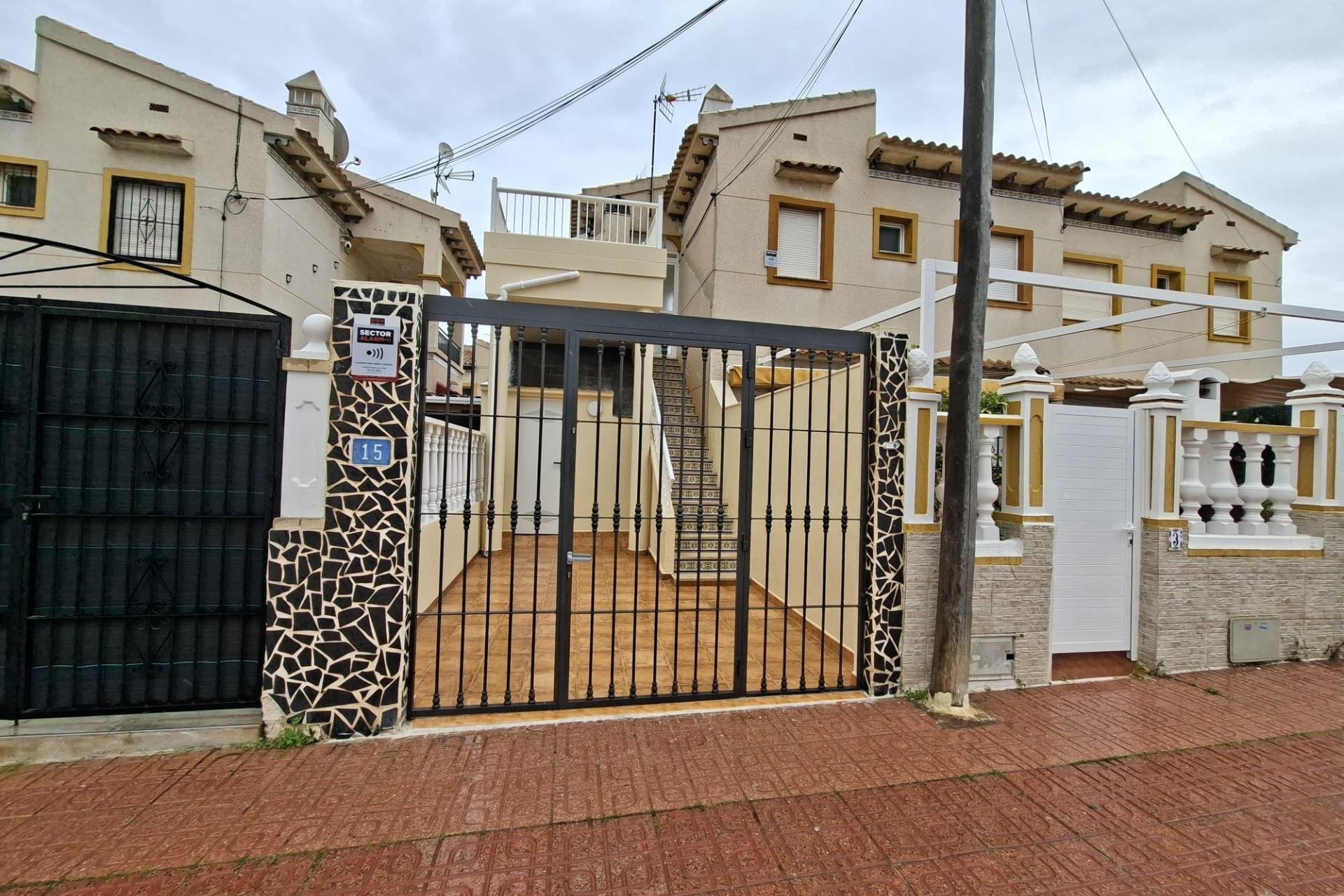 Segunda mano - Bungalow -
Orihuela Costa - Punta Prima