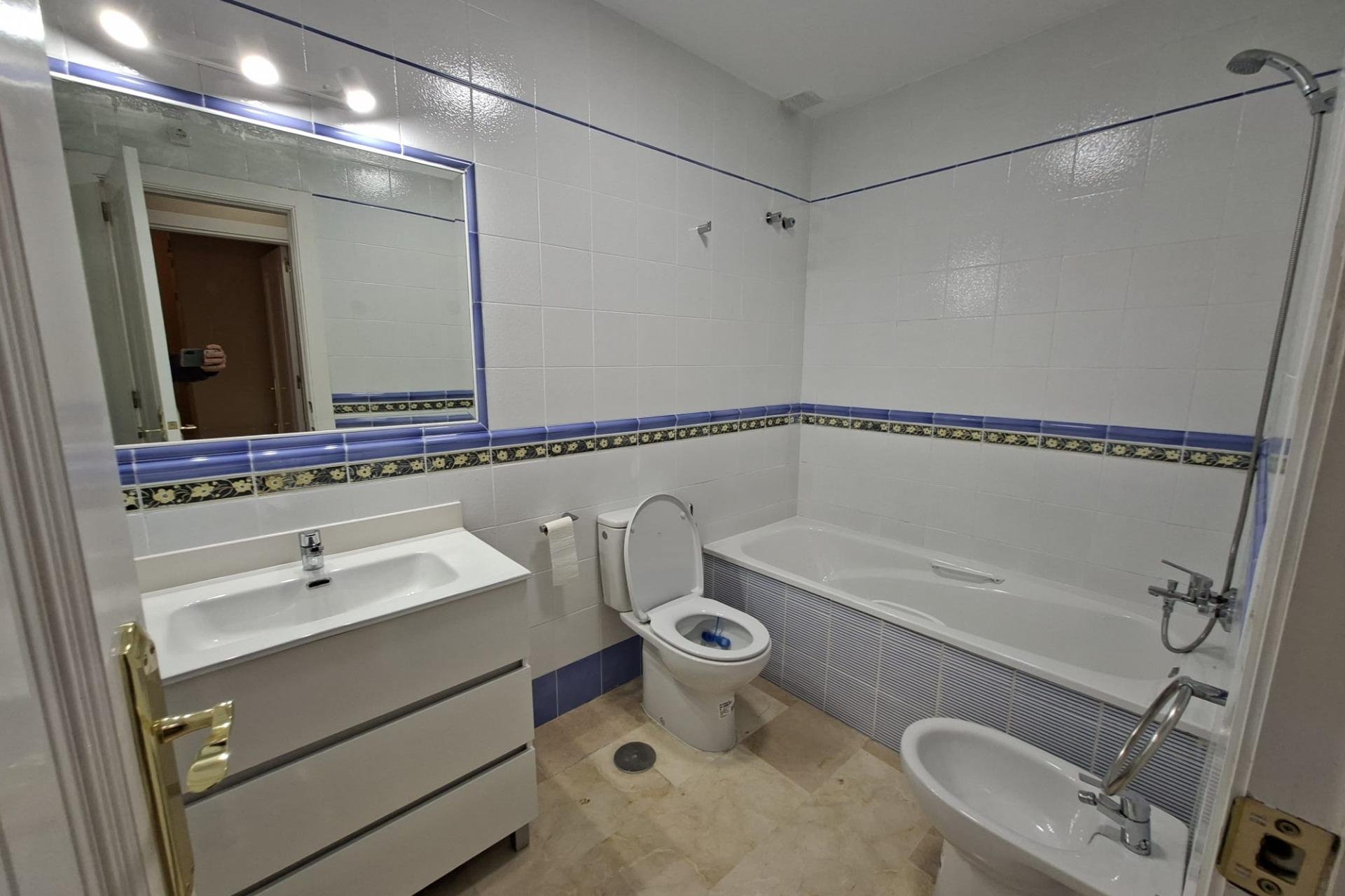 Segunda mano - Bungalow -
Orihuela Costa - Villamartín-las Filipinas