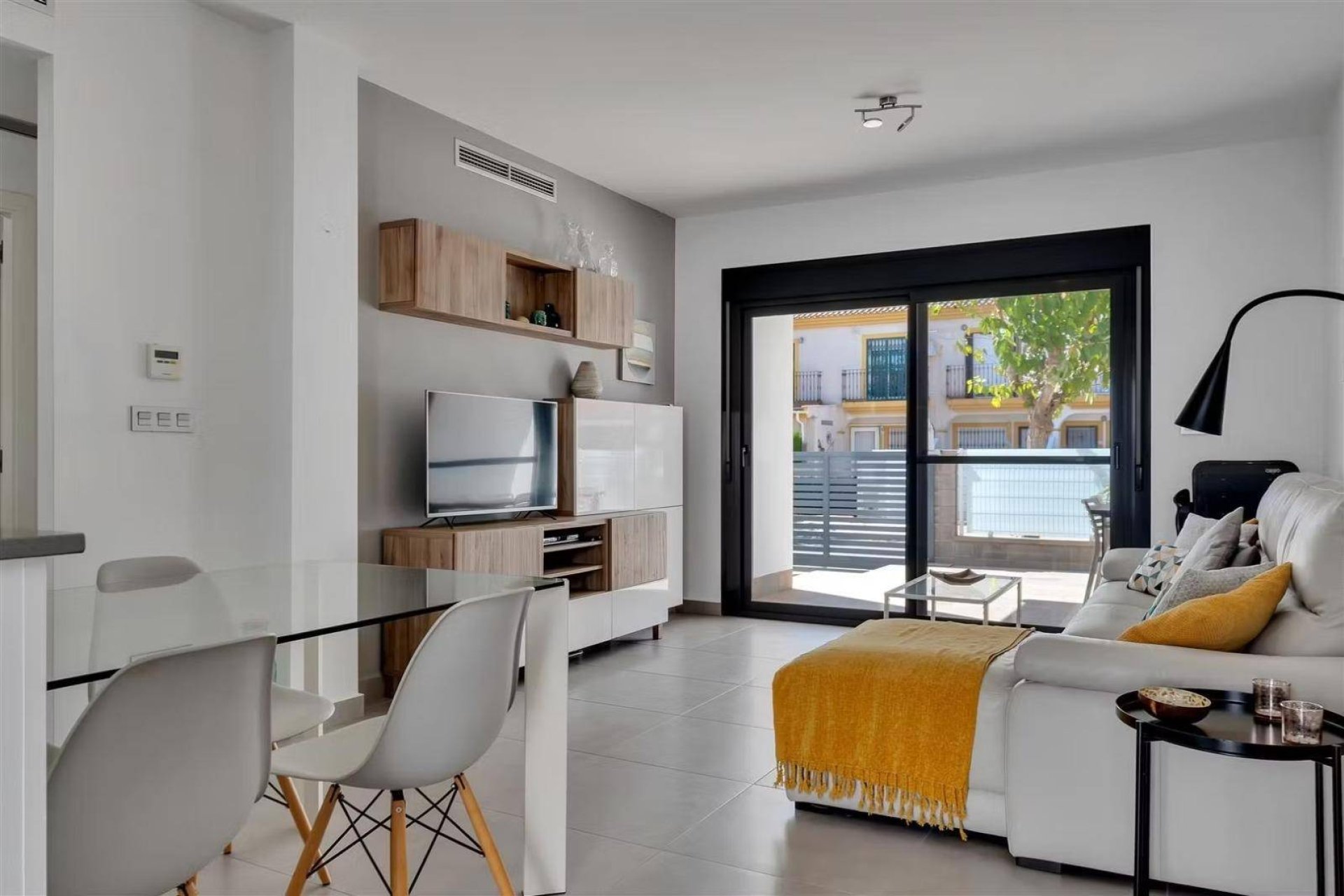 Segunda mano - Bungalow -
Pilar de la Horadada - Zona Pueblo