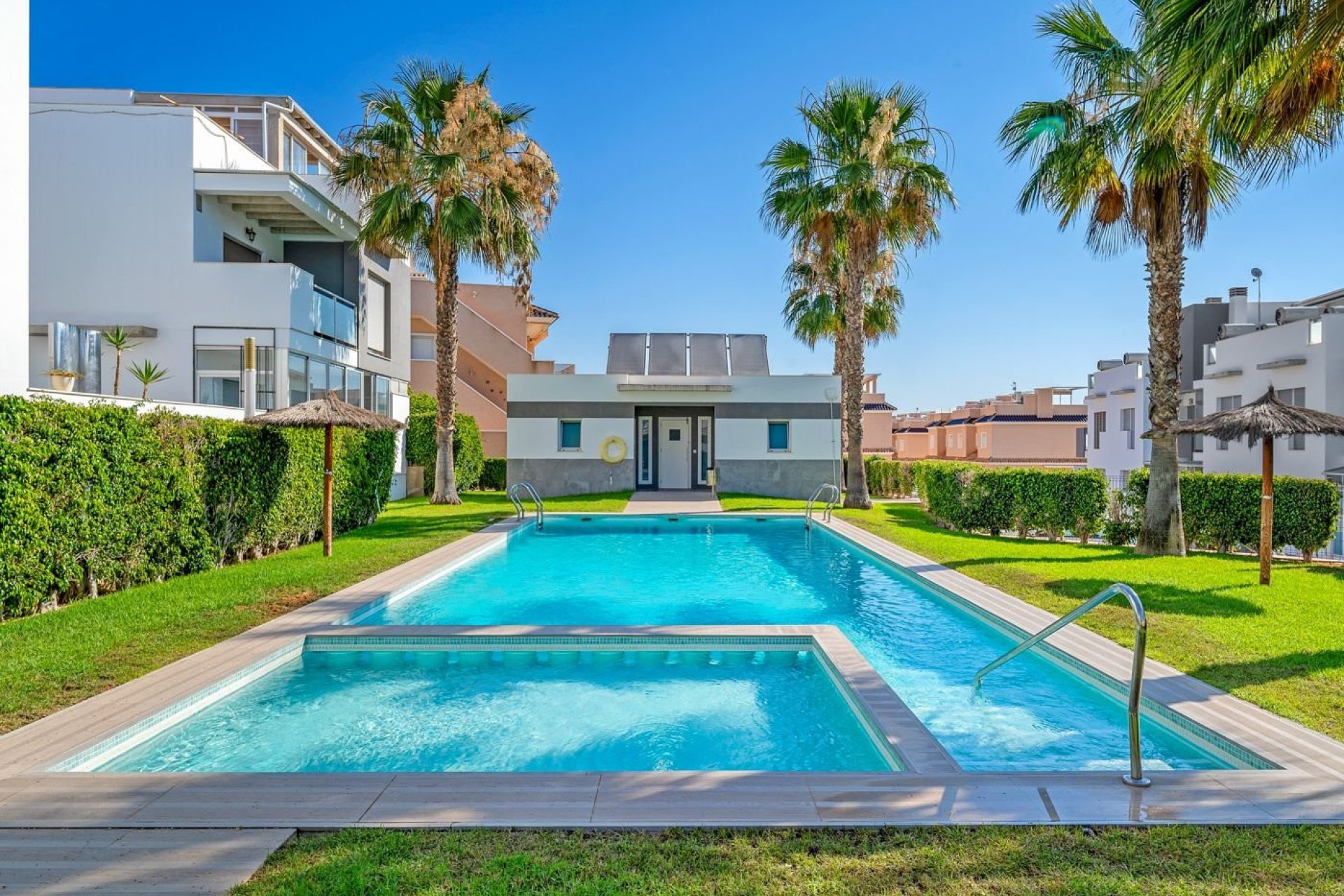 Segunda mano - Bungalow -
Punta Prima - Costa Blanca