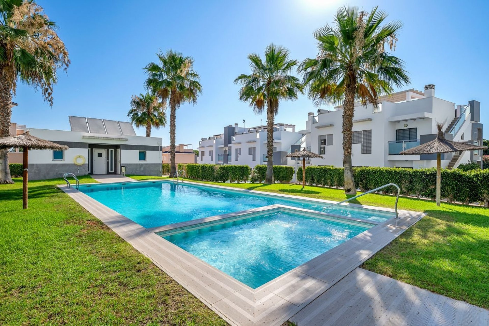 Segunda mano - Bungalow -
Punta Prima - Costa Blanca