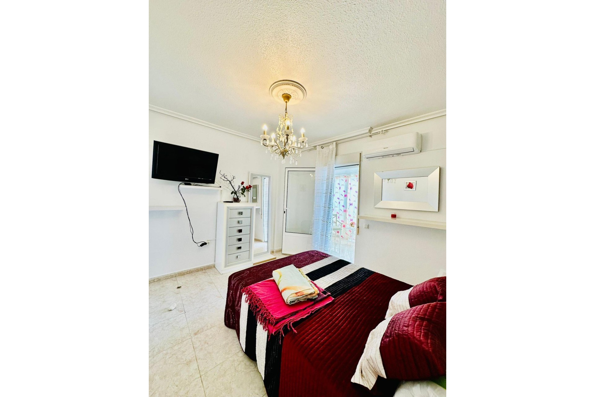 Segunda mano - Bungalow -
Torrevieja - Aguas Nuevas