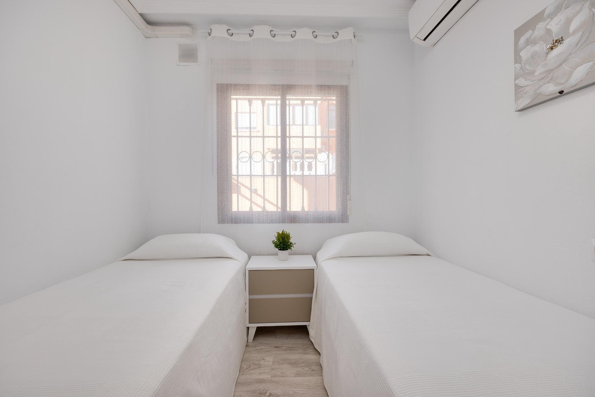 Segunda mano - Bungalow -
Torrevieja - Aguas Nuevas