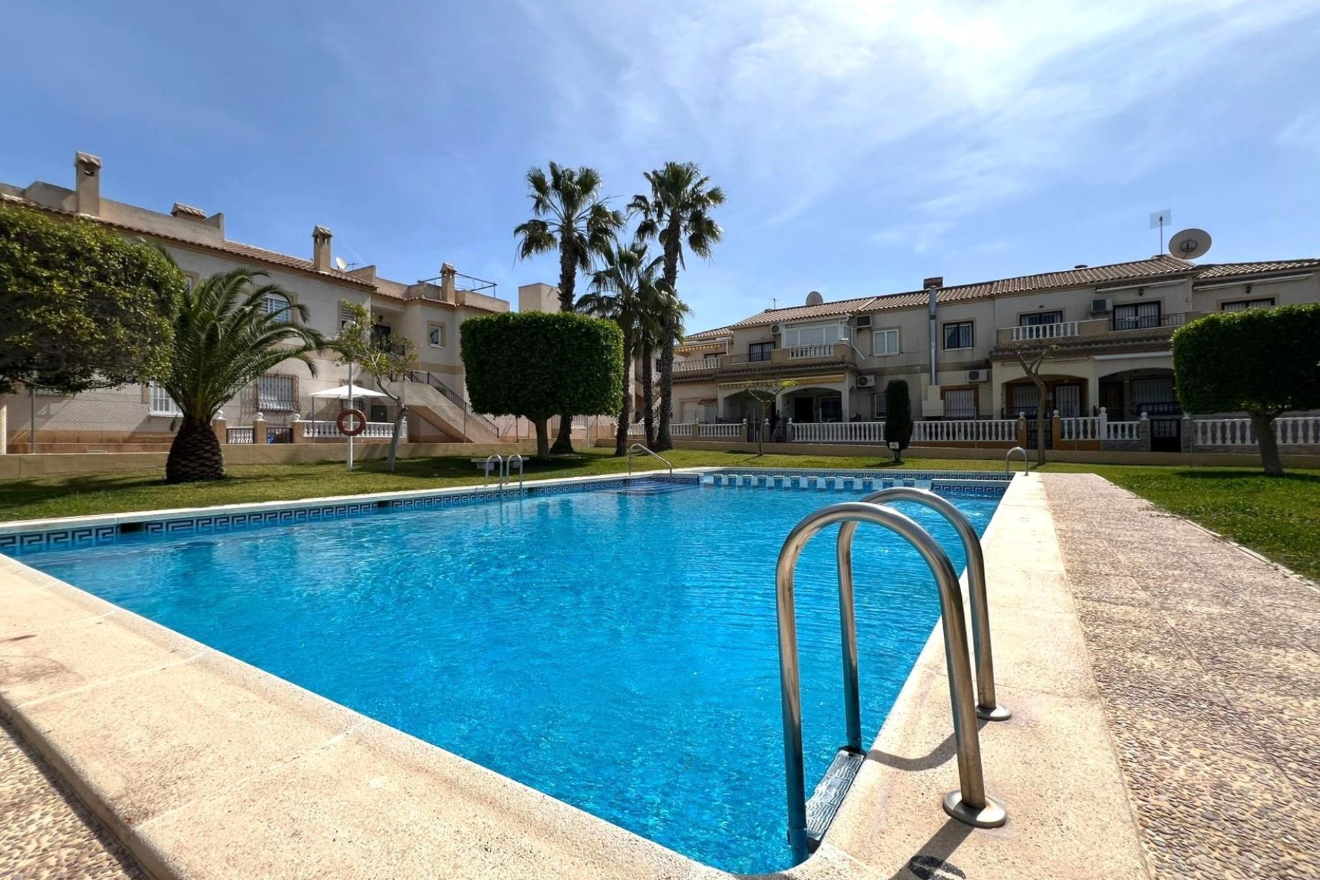 Segunda mano - Bungalow -
Torrevieja - Aguas Nuevas