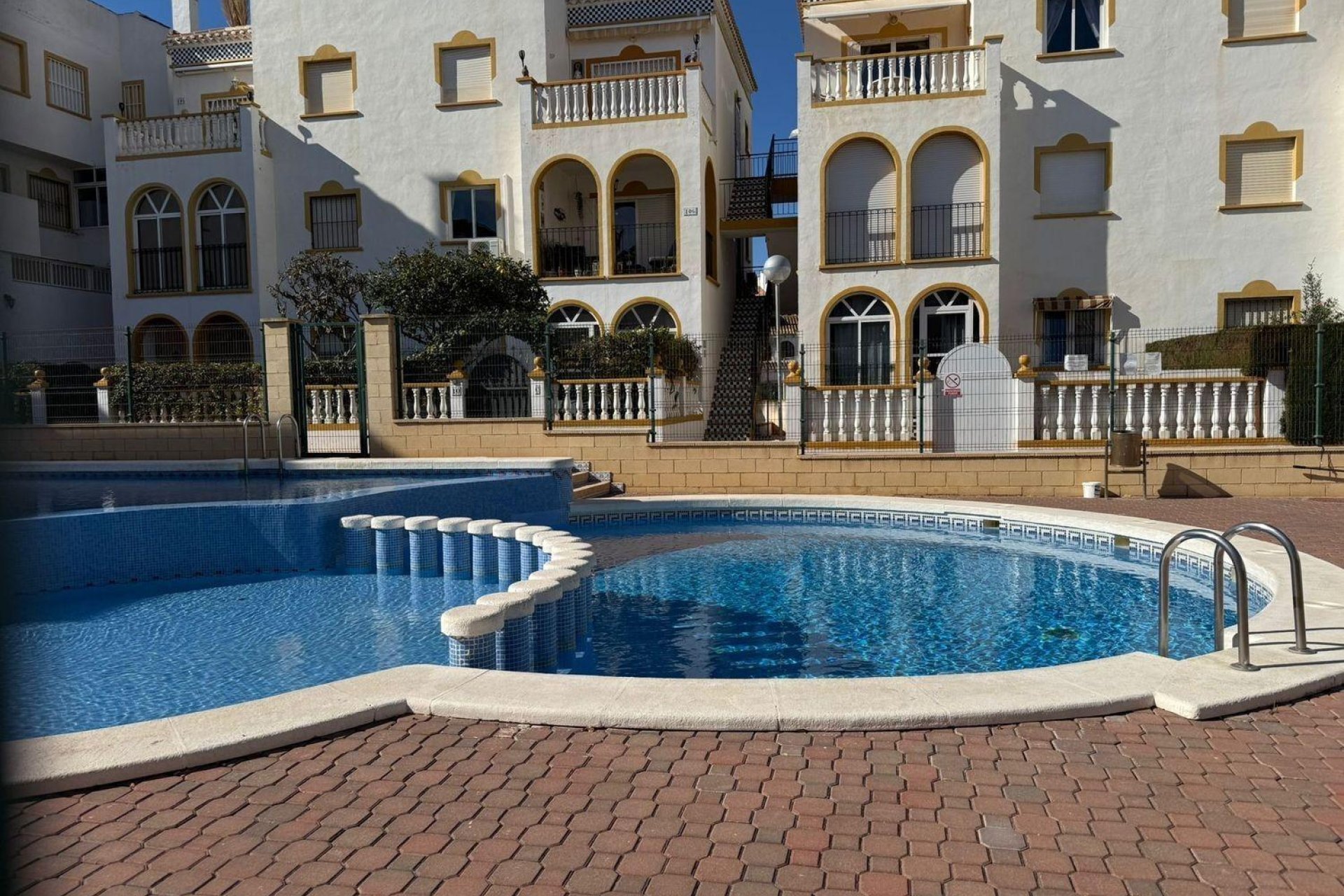 Segunda mano - Bungalow -
Torrevieja - Cañada Del Molino