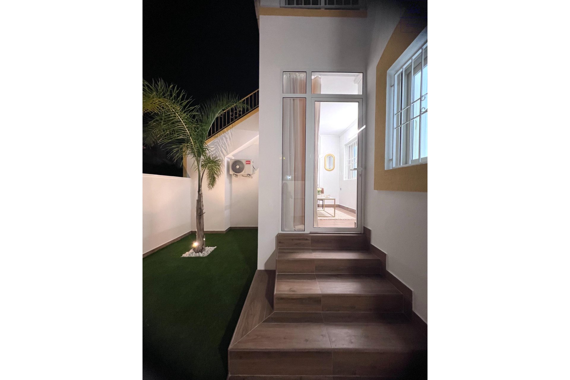 Segunda mano - Bungalow -
Torrevieja - Centro