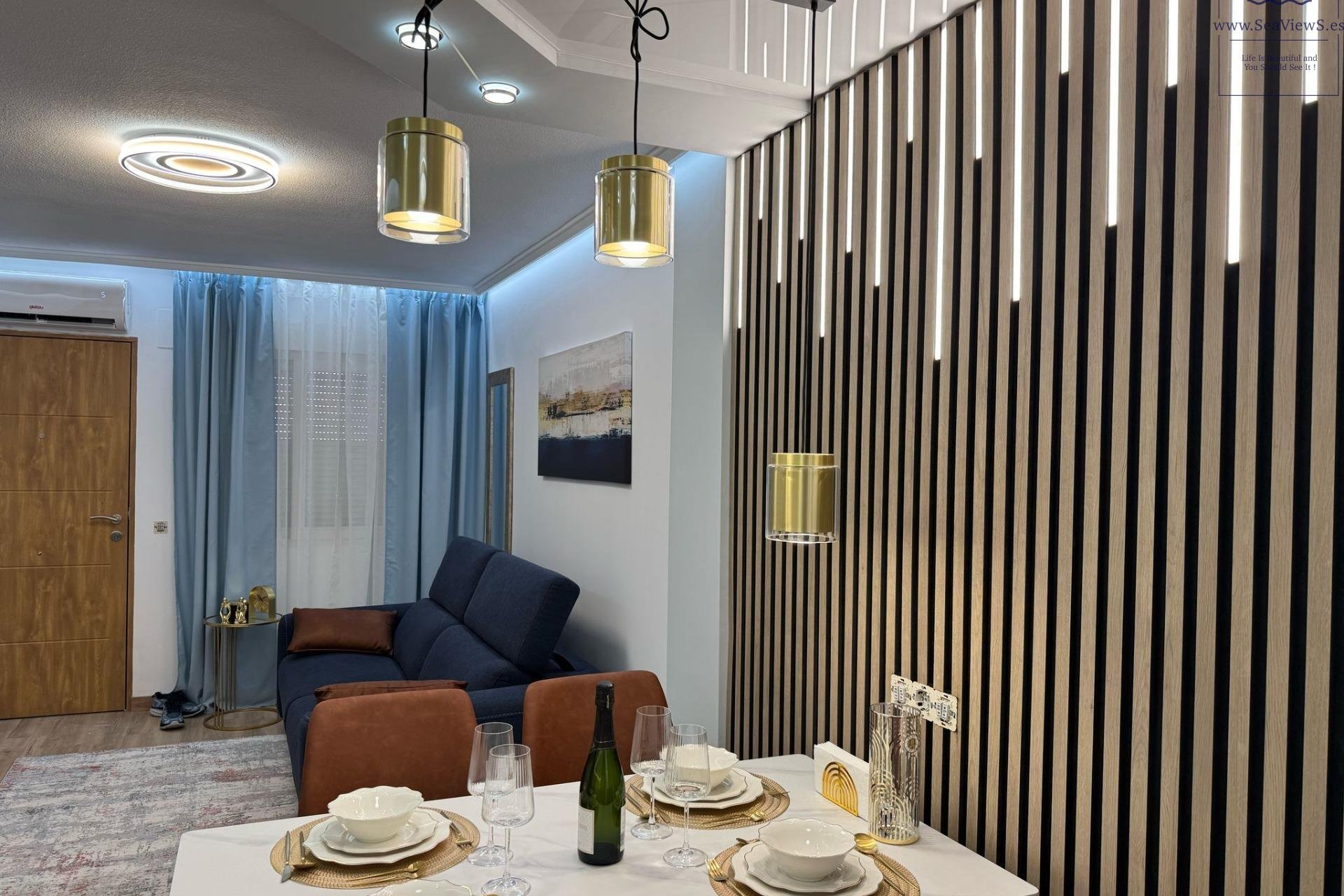 Segunda mano - Bungalow -
Torrevieja - Centro