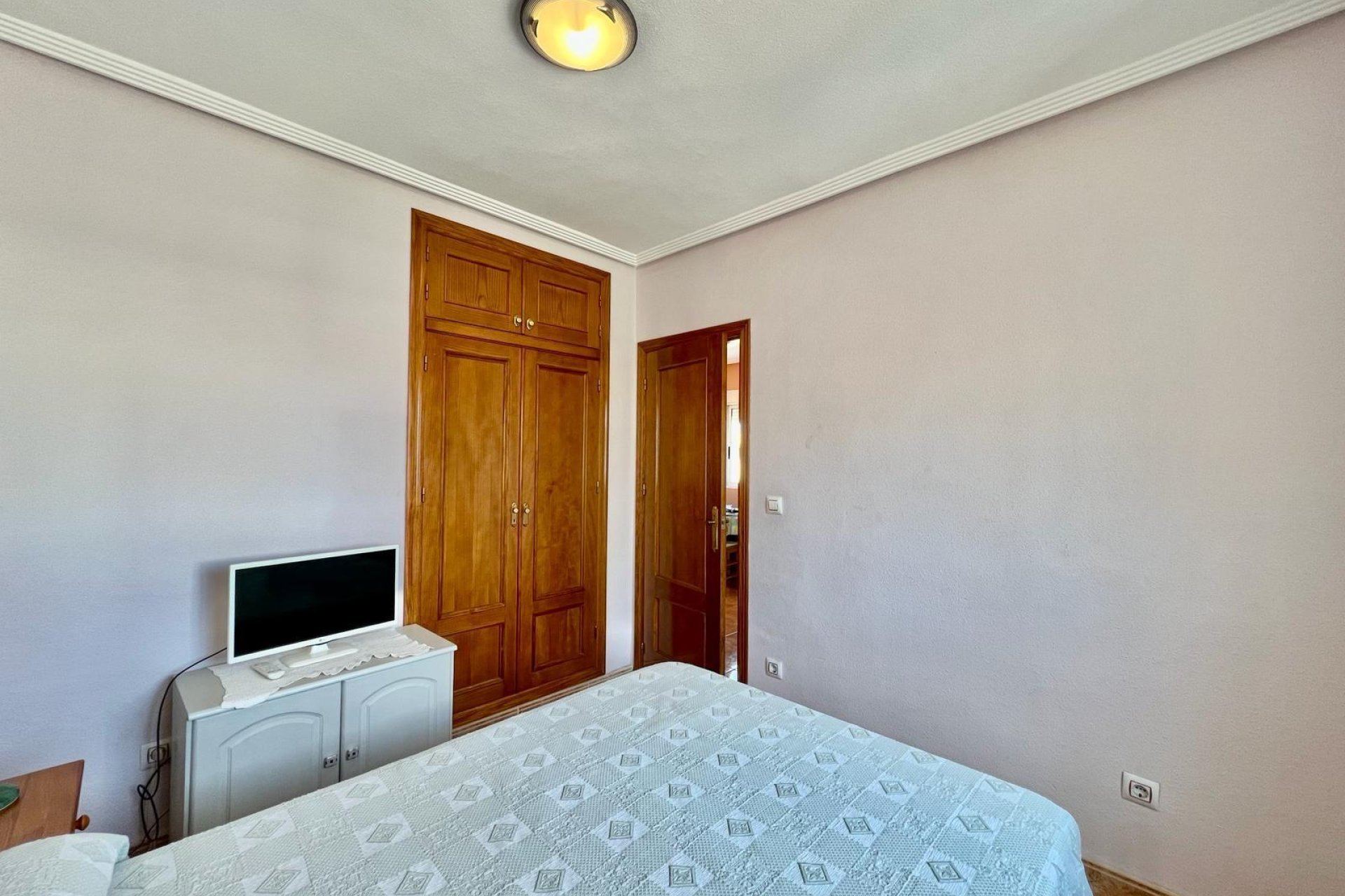 Segunda mano - Bungalow -
Torrevieja - Centro