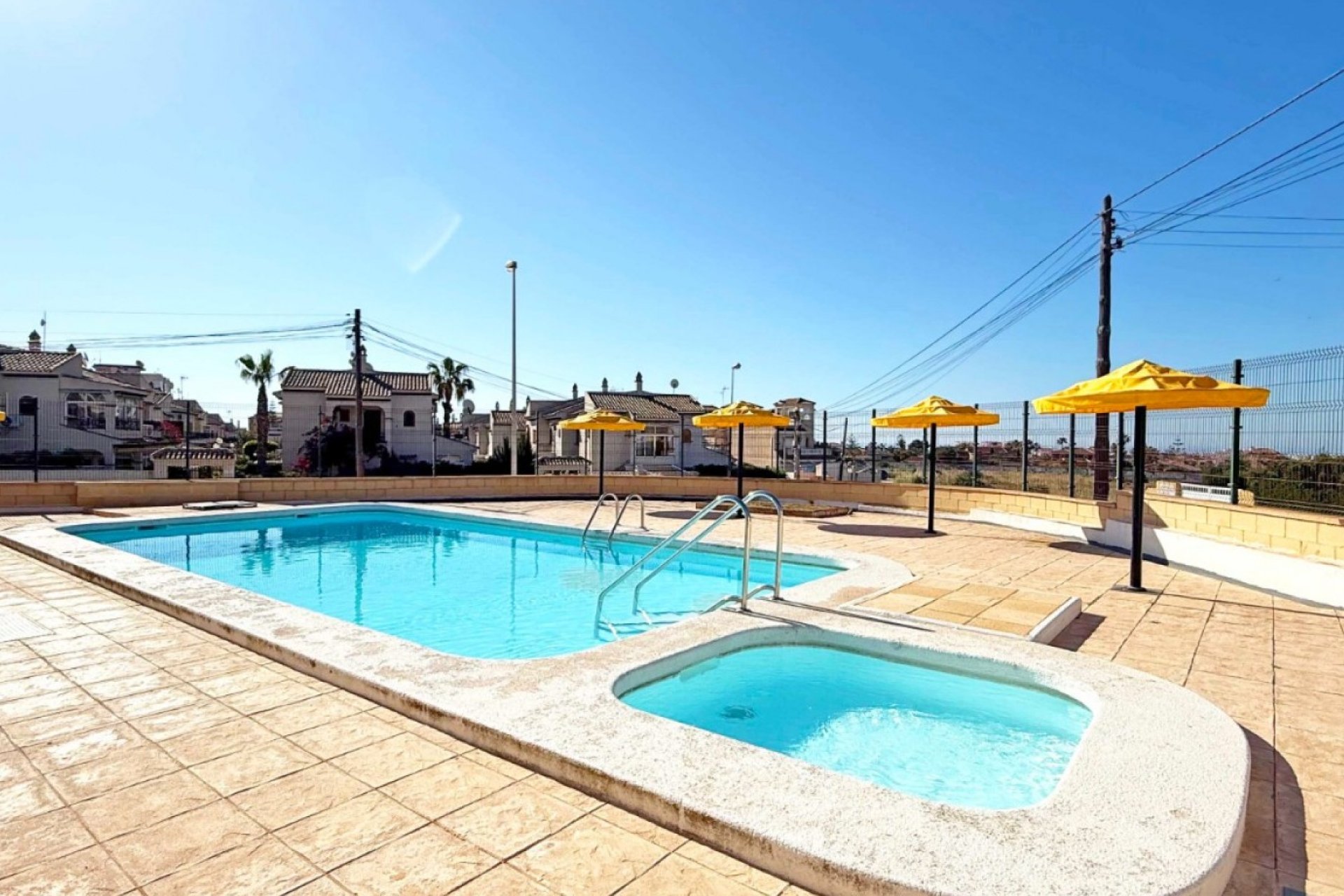Segunda mano - Bungalow -
Torrevieja - Costa Blanca