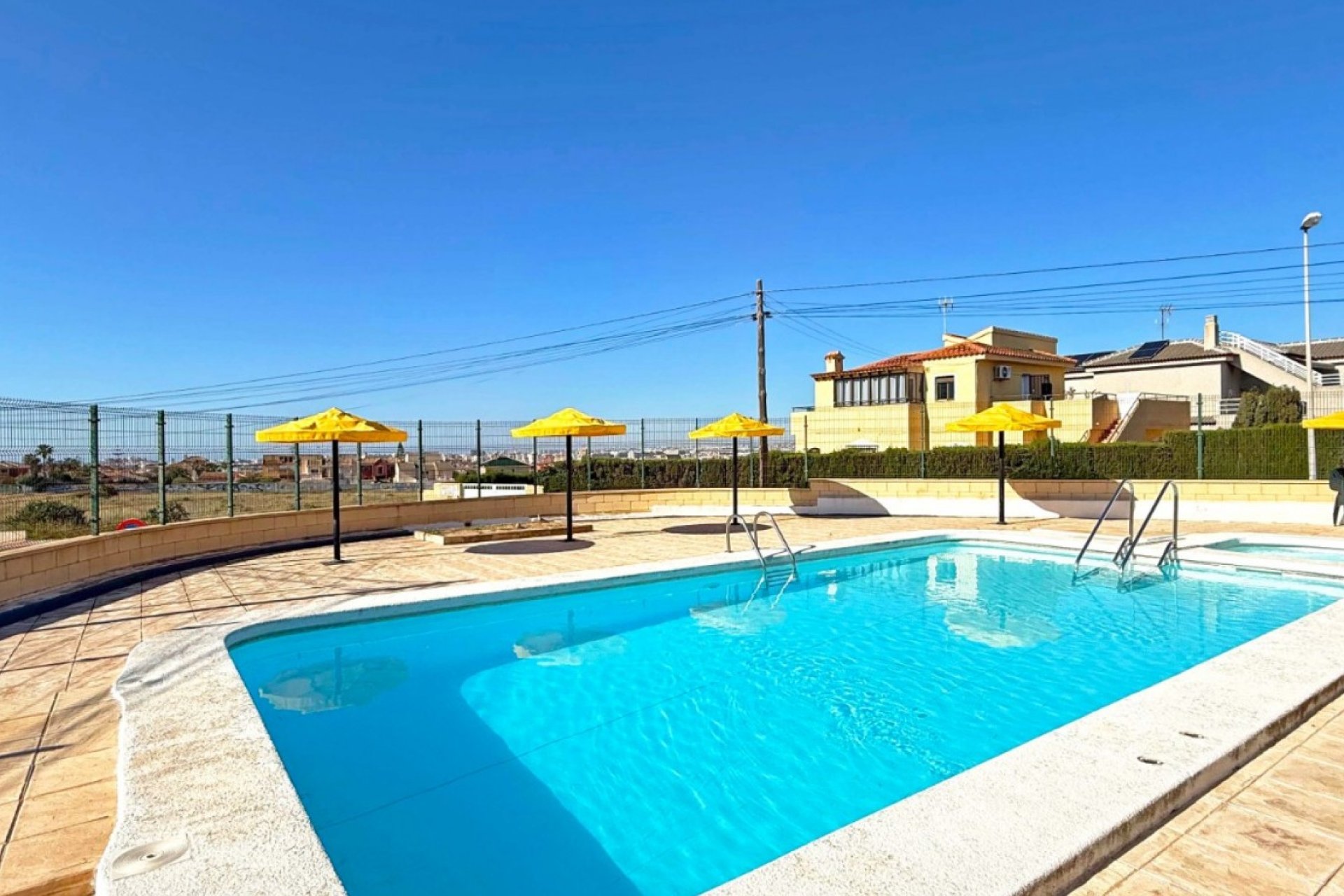 Segunda mano - Bungalow -
Torrevieja - Costa Blanca