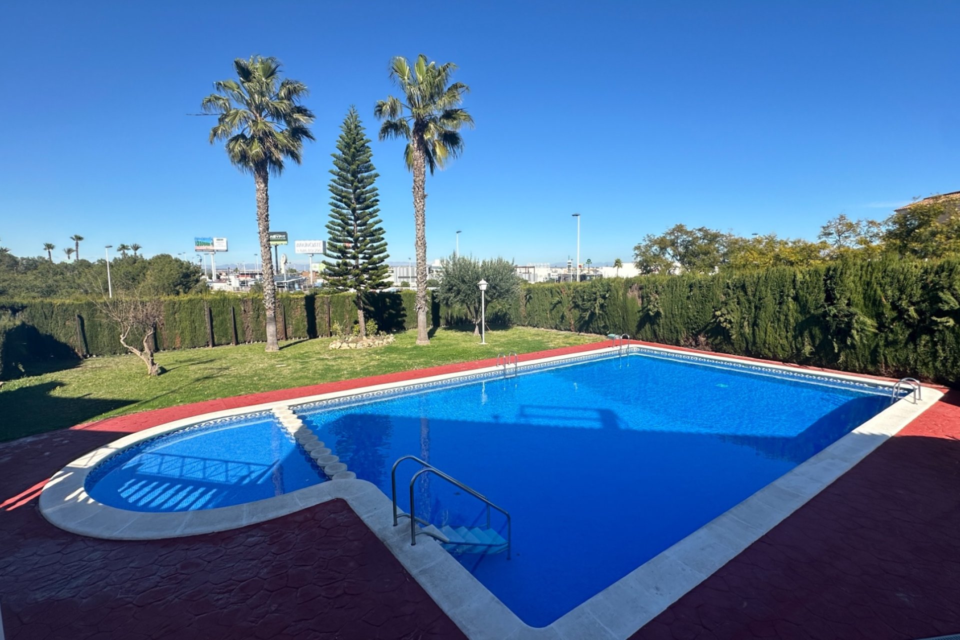 Segunda mano - Bungalow -
Torrevieja - Costa Blanca