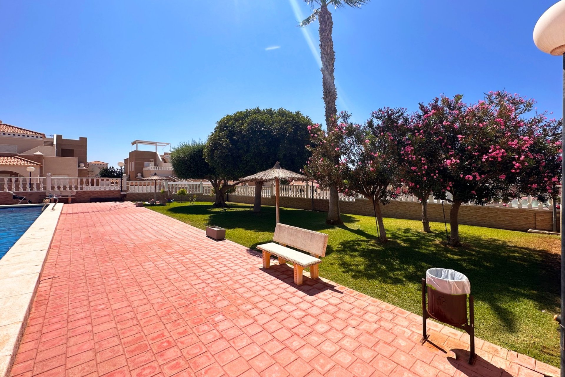 Segunda mano - Bungalow -
Torrevieja - Costa Blanca