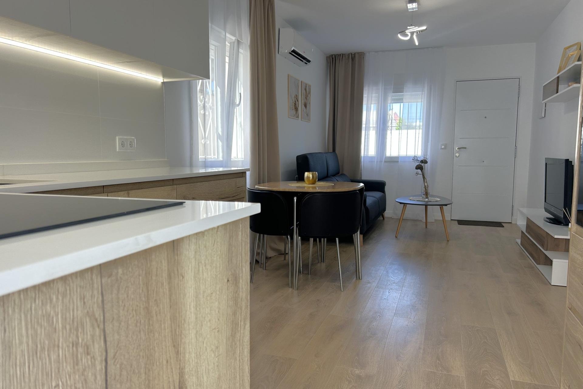 Segunda mano - Bungalow -
Torrevieja - El Chaparral