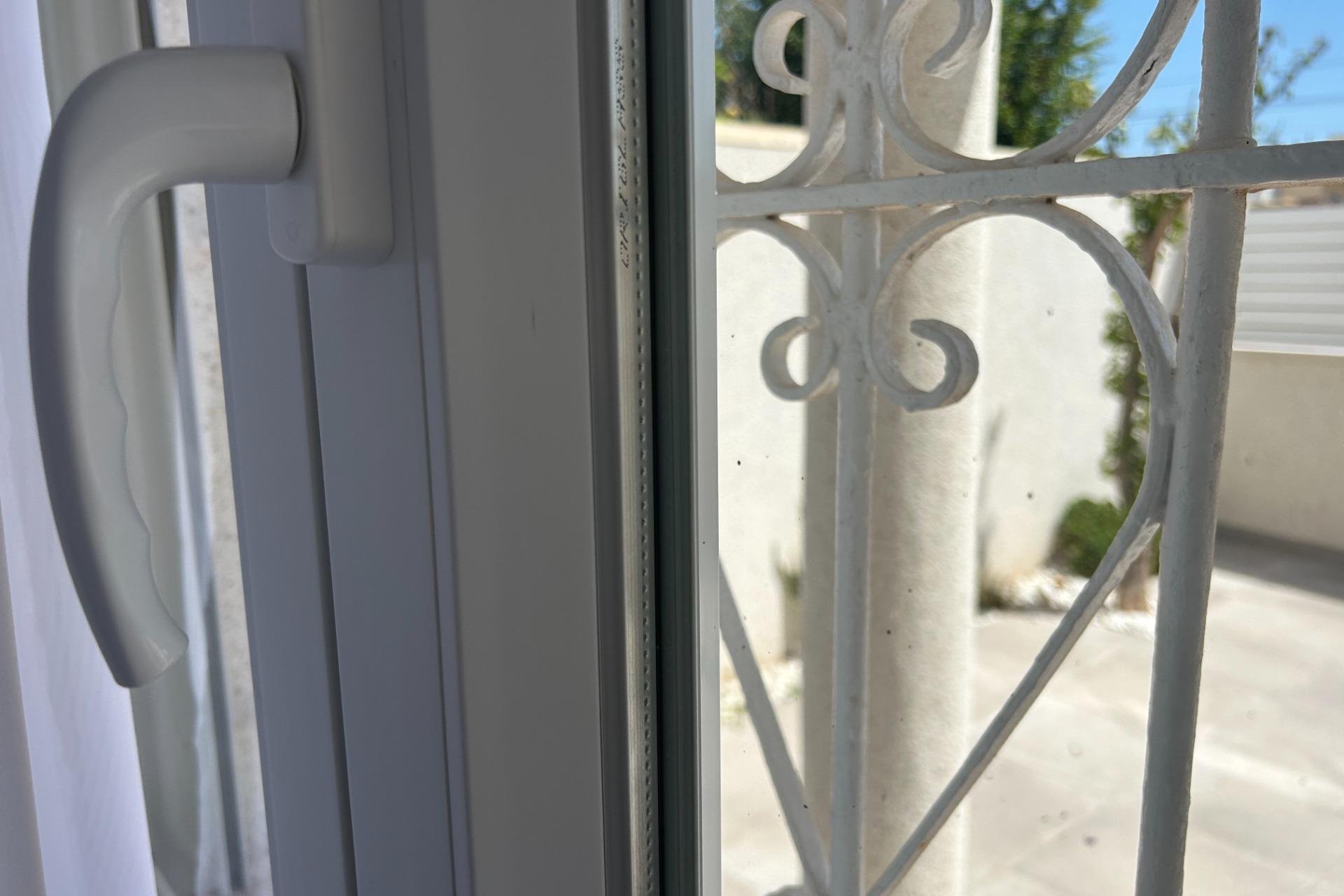 Segunda mano - Bungalow -
Torrevieja - El Chaparral