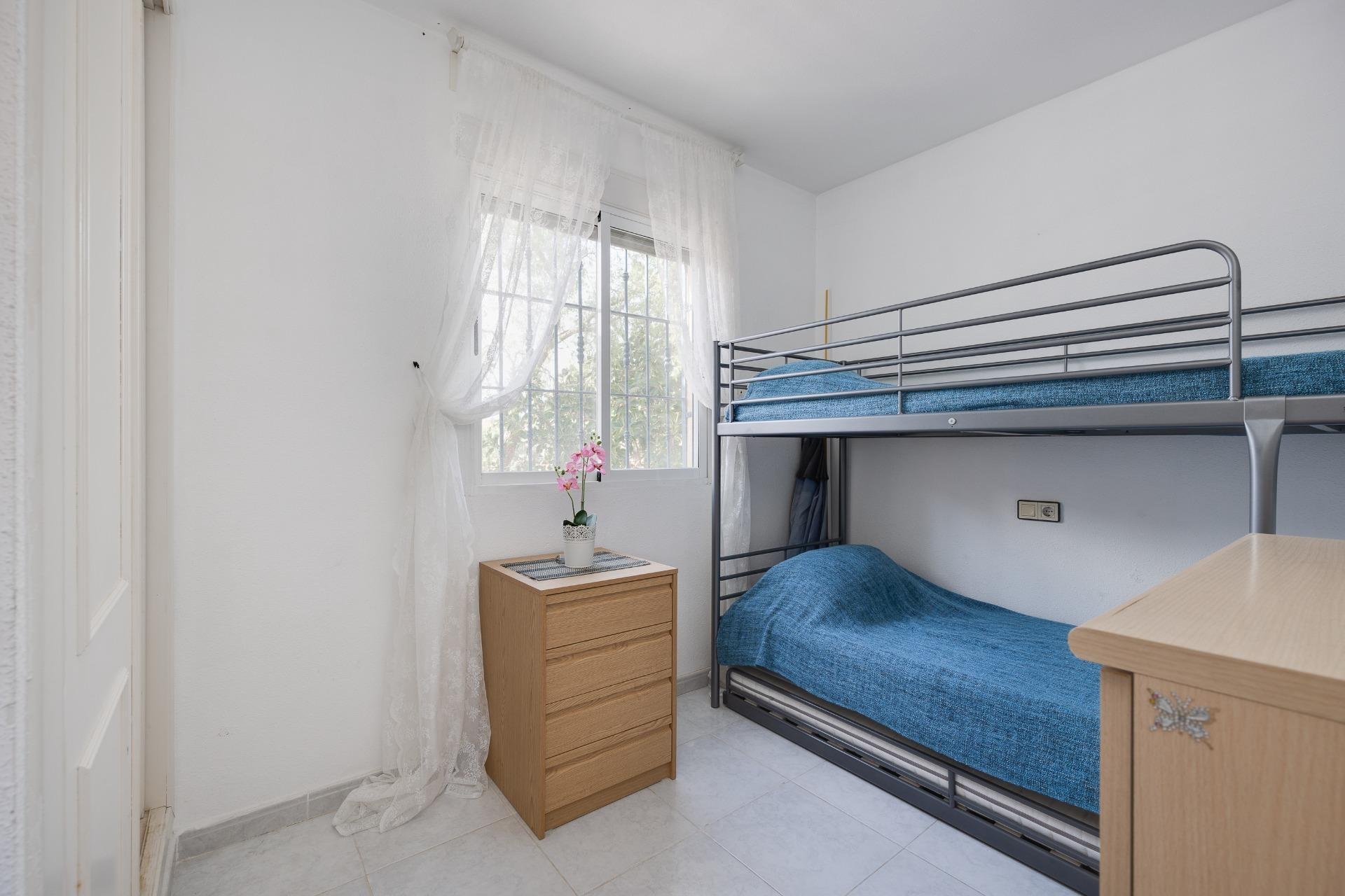 Segunda mano - Bungalow -
Torrevieja - El Chaparral