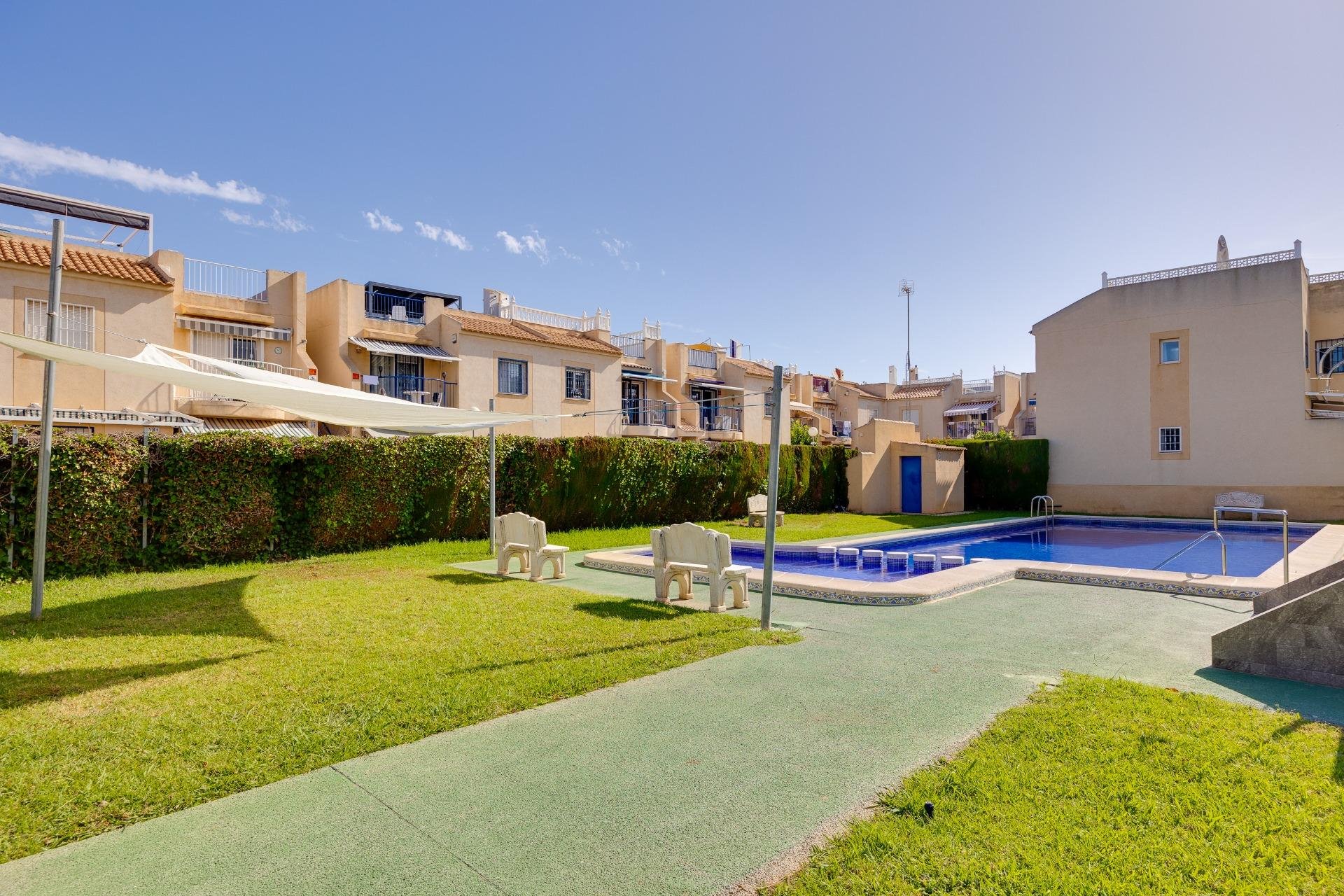 Segunda mano - Bungalow -
Torrevieja - El Chaparral