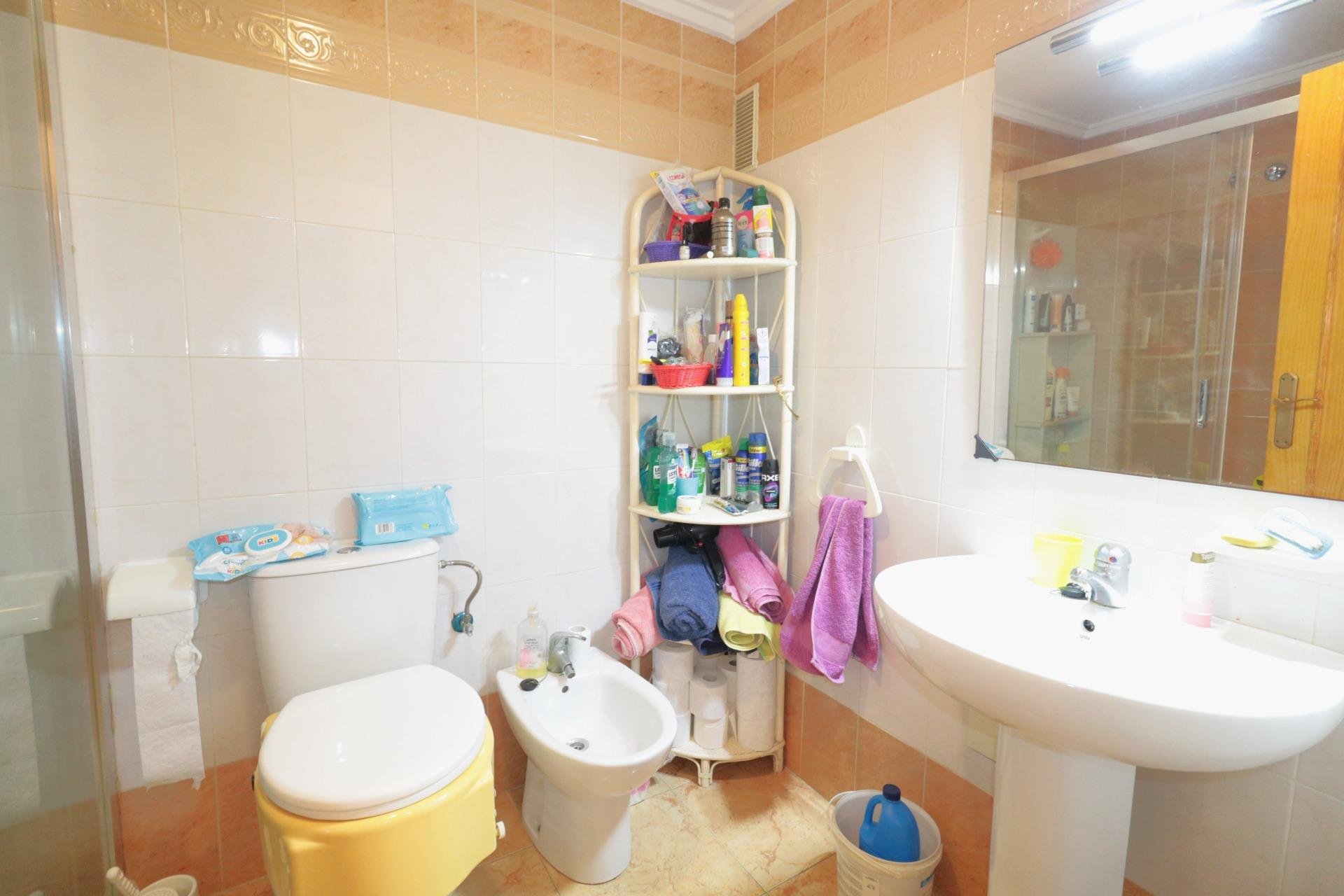 Segunda mano - Bungalow -
Torrevieja - El Limonar