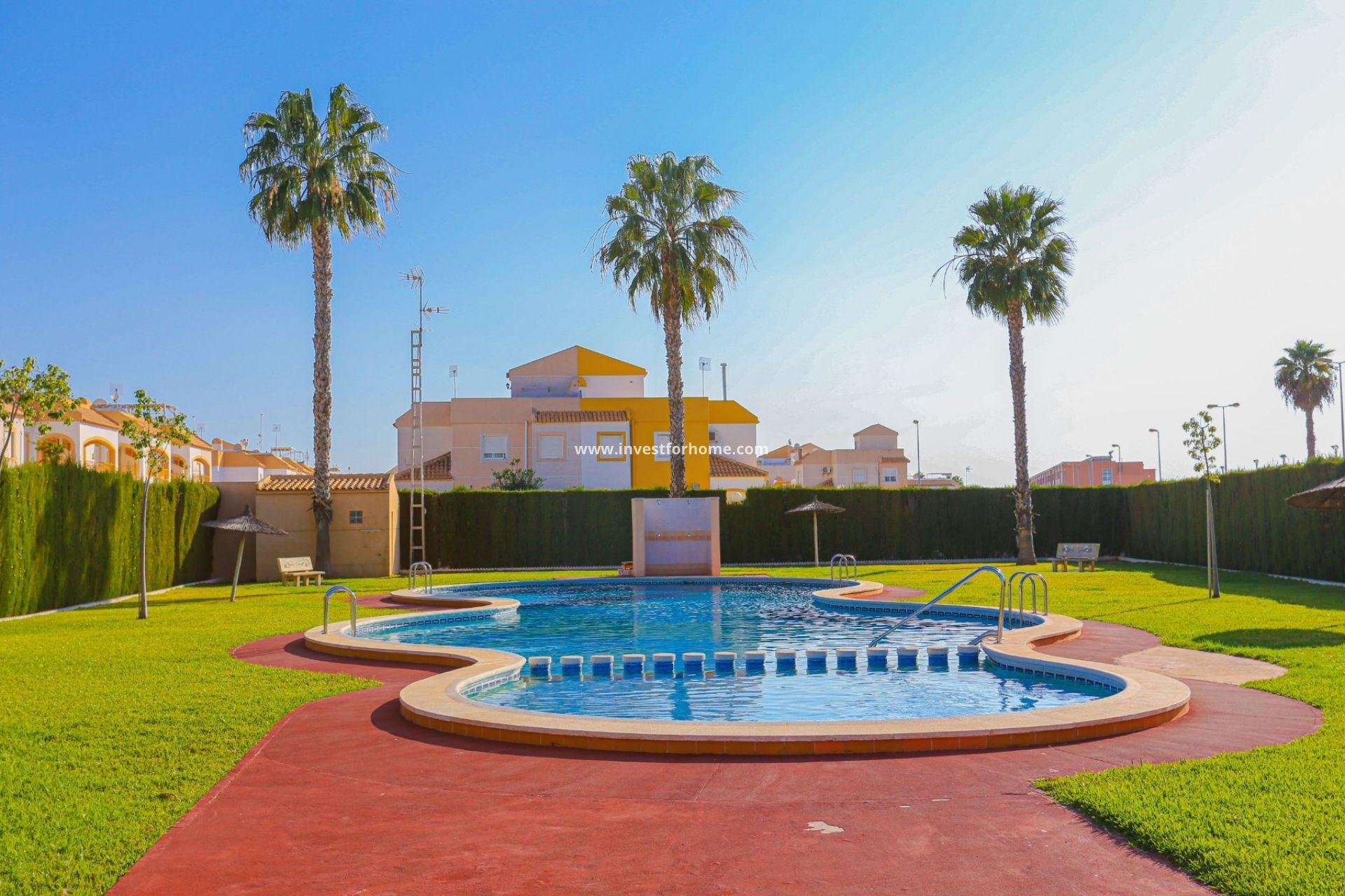 Segunda mano - Bungalow -
Torrevieja - El Limonar