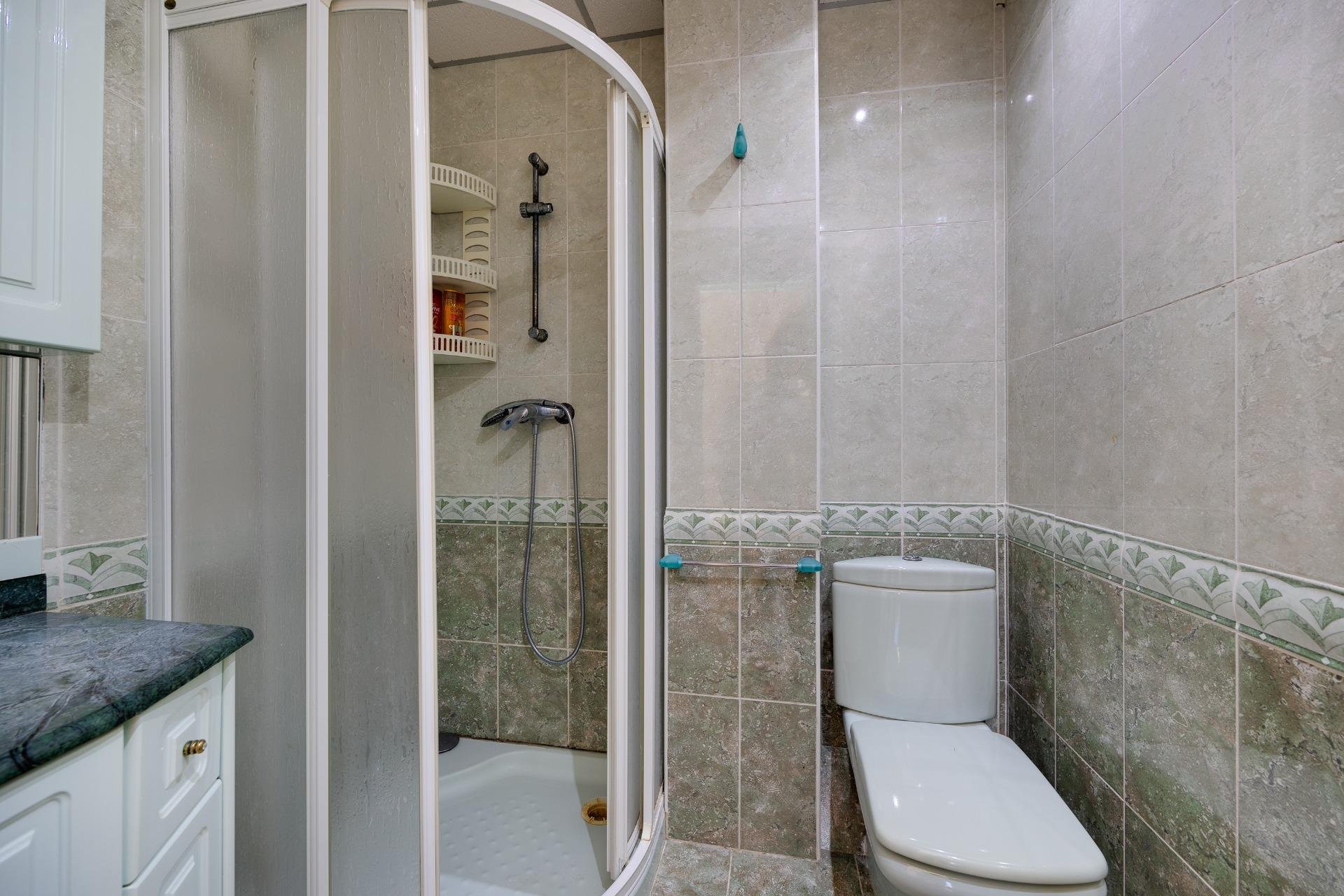 Segunda mano - Bungalow -
Torrevieja - La Mata