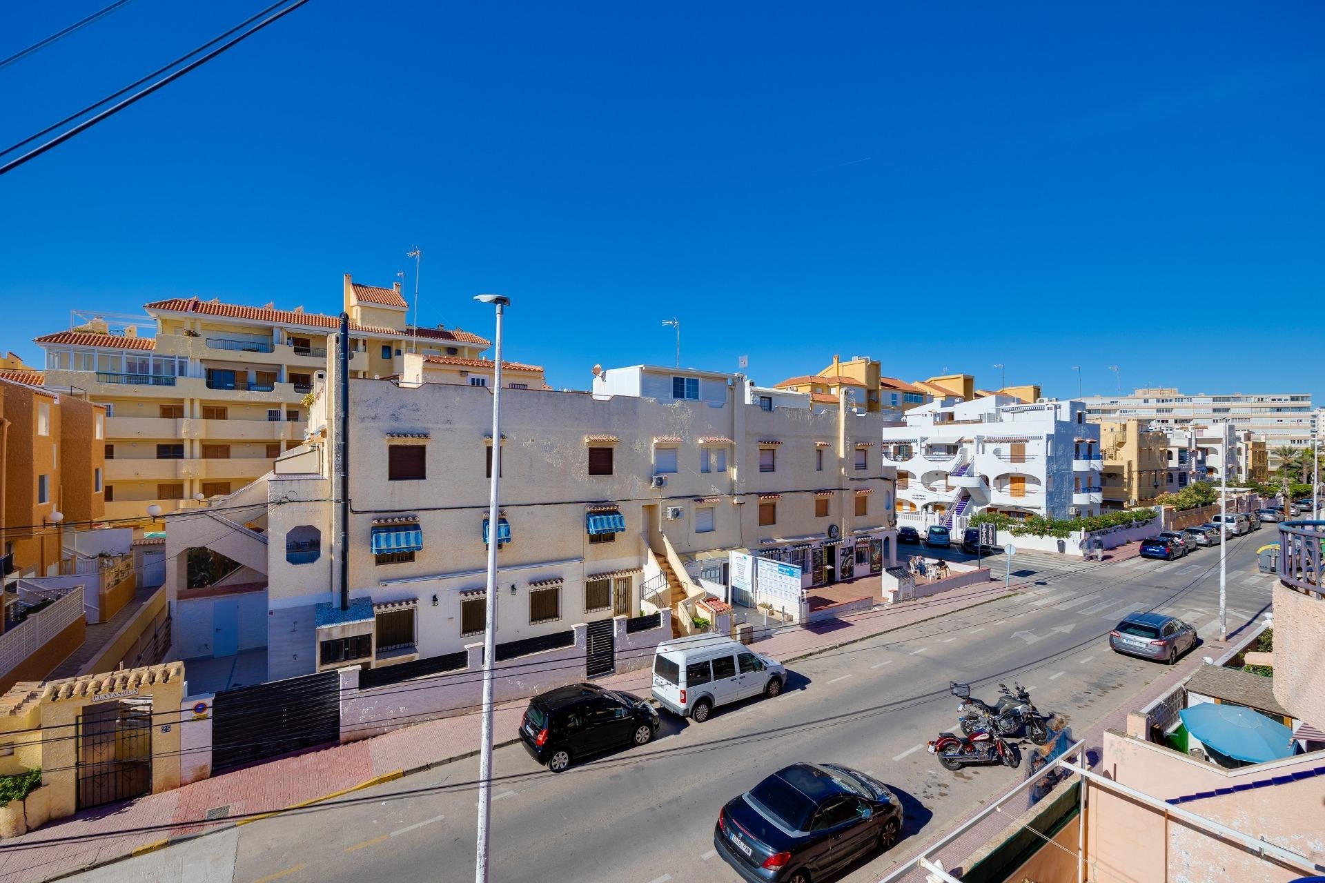 Segunda mano - Bungalow -
Torrevieja - La Mata