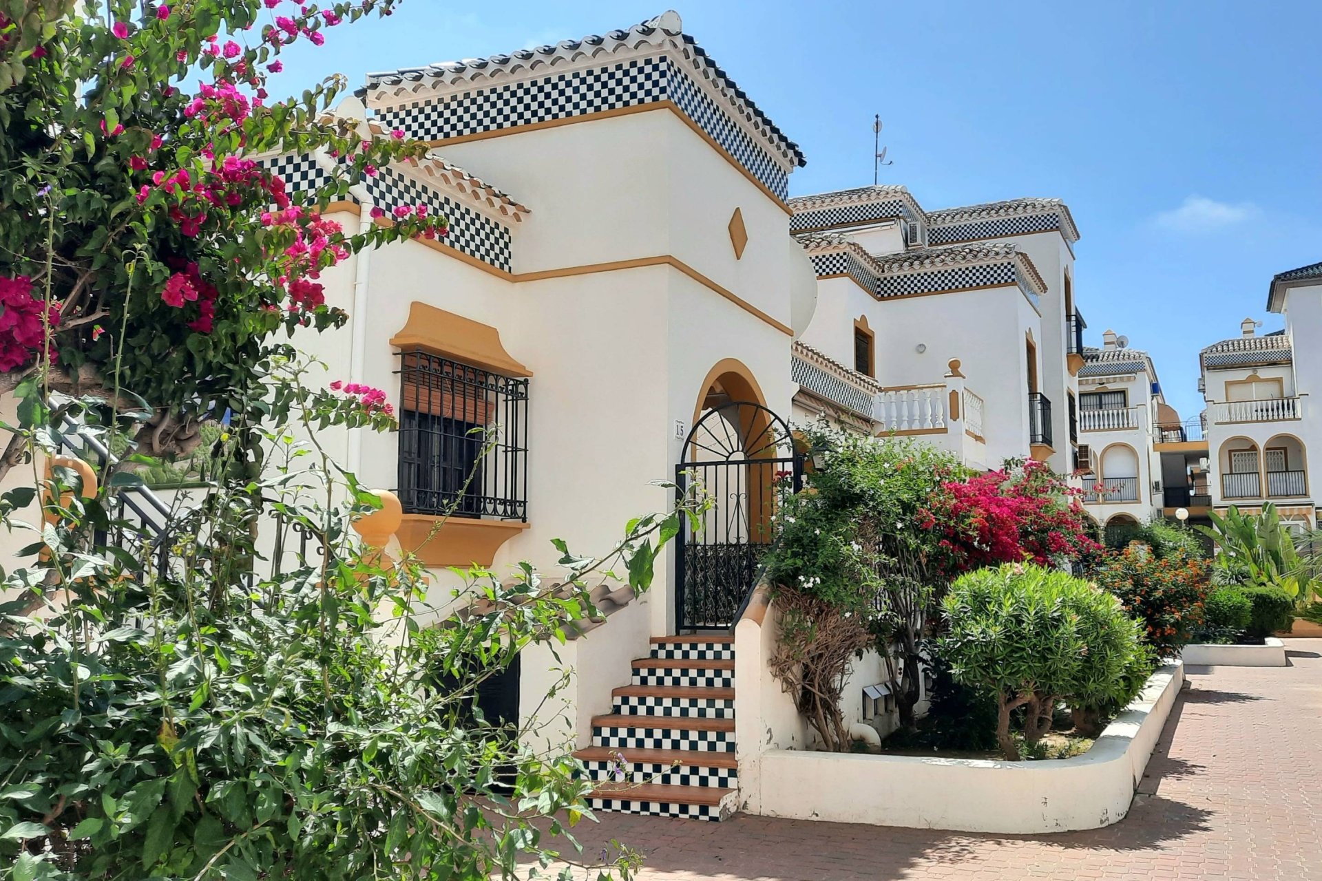 Segunda mano - Bungalow -
Torrevieja - La Mata