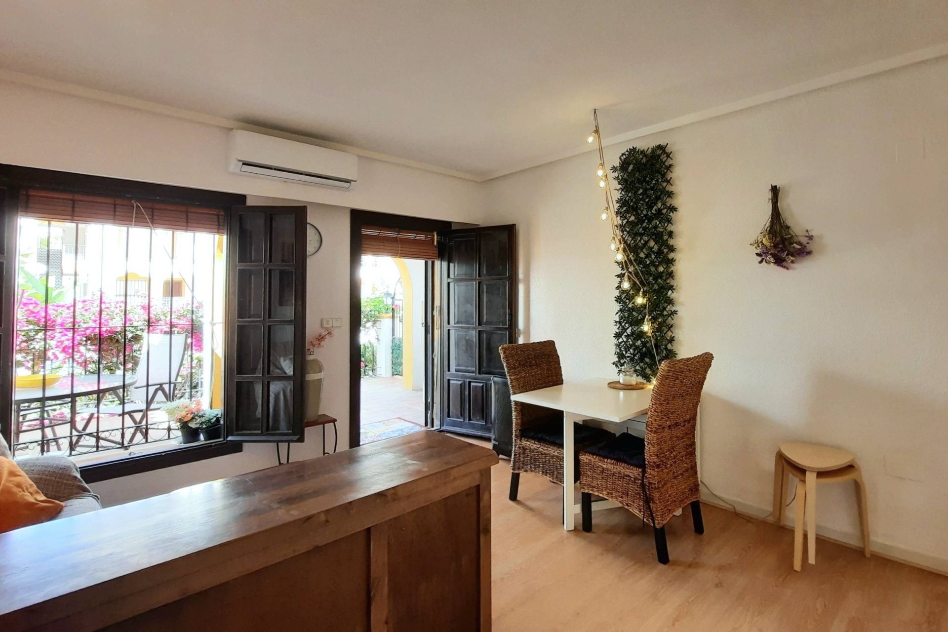 Segunda mano - Bungalow -
Torrevieja - La Mata