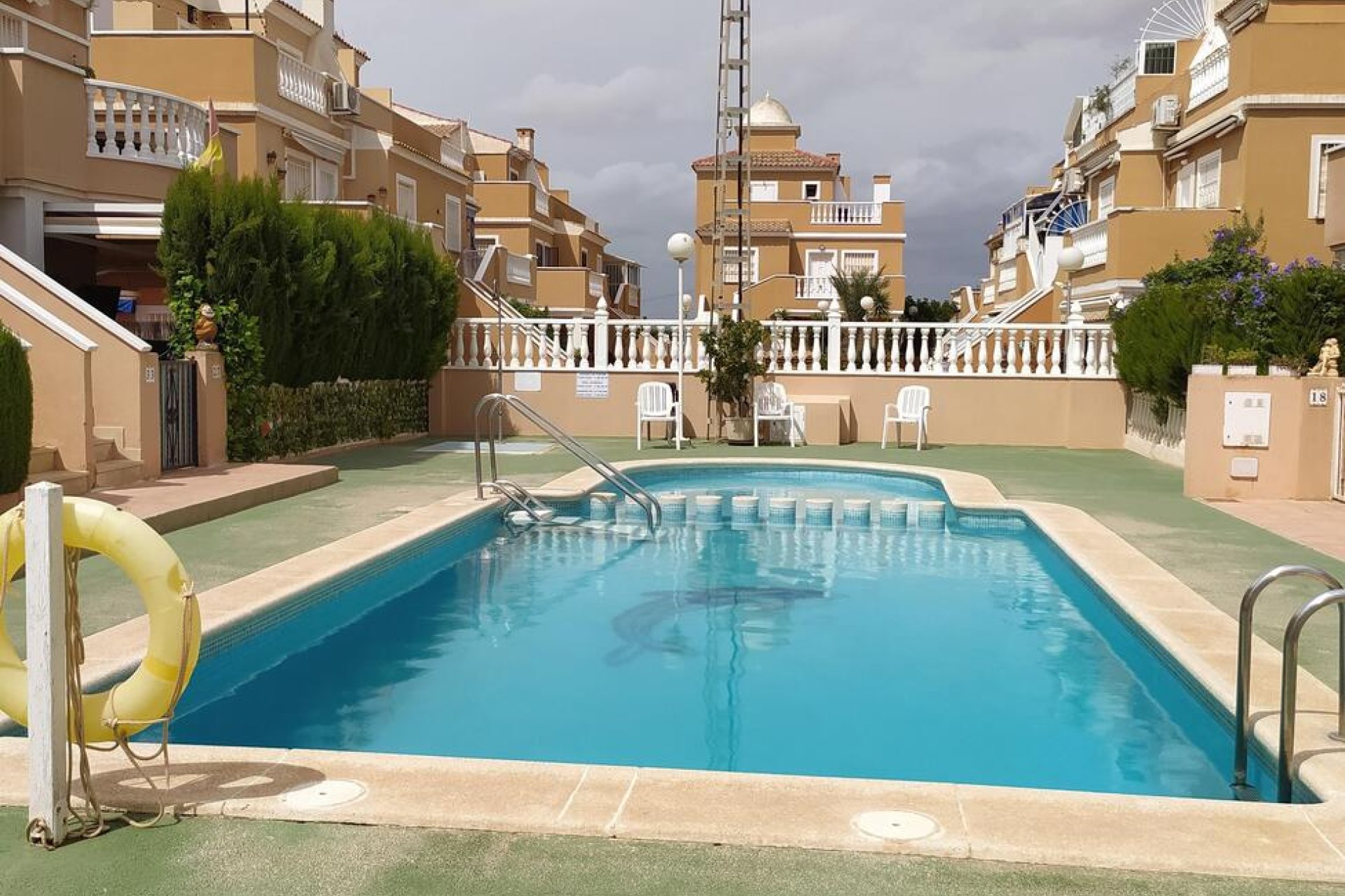 Segunda mano - Bungalow -
Torrevieja - LA VELETA MAR AZUL