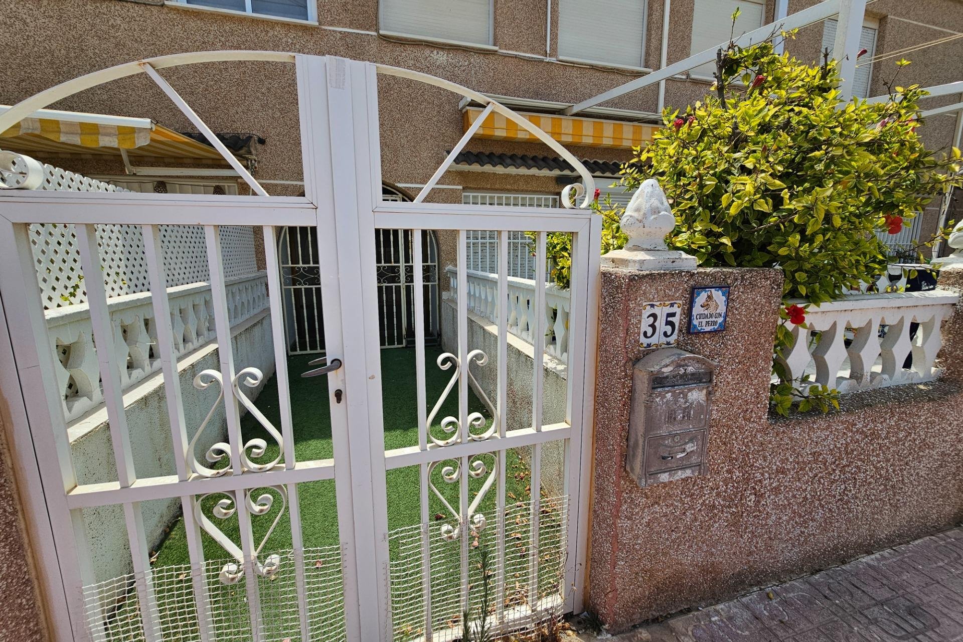 Segunda mano - Bungalow -
Torrevieja - Los Europeos