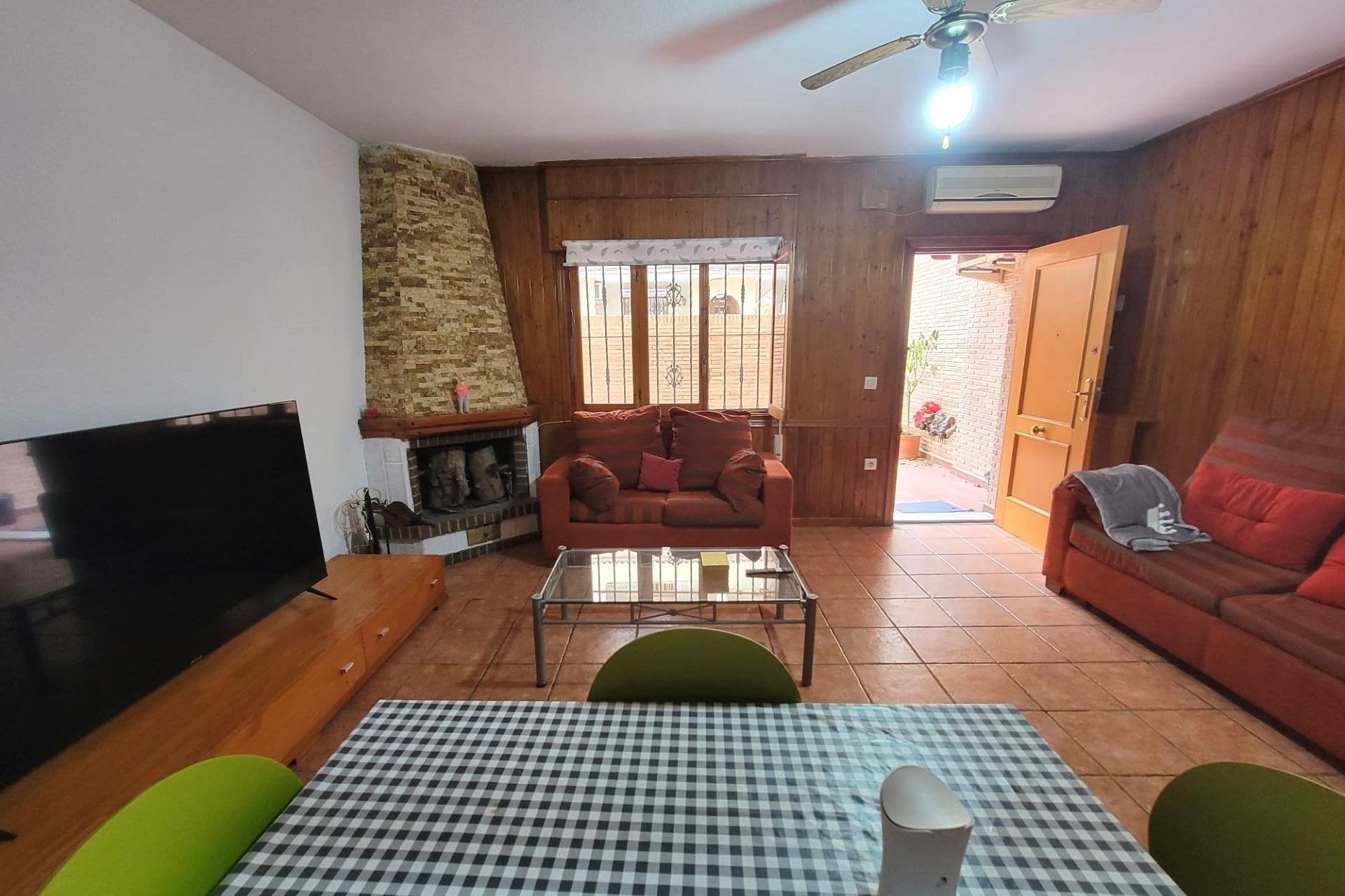 Segunda mano - Bungalow -
Torrevieja - Playa de los Locos