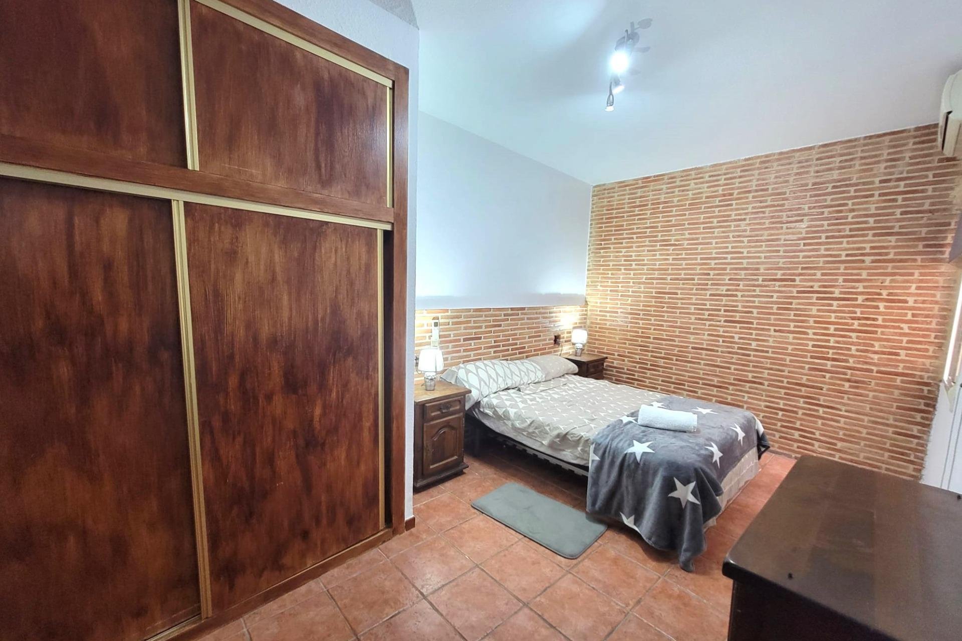 Segunda mano - Bungalow -
Torrevieja - Playa de los Locos