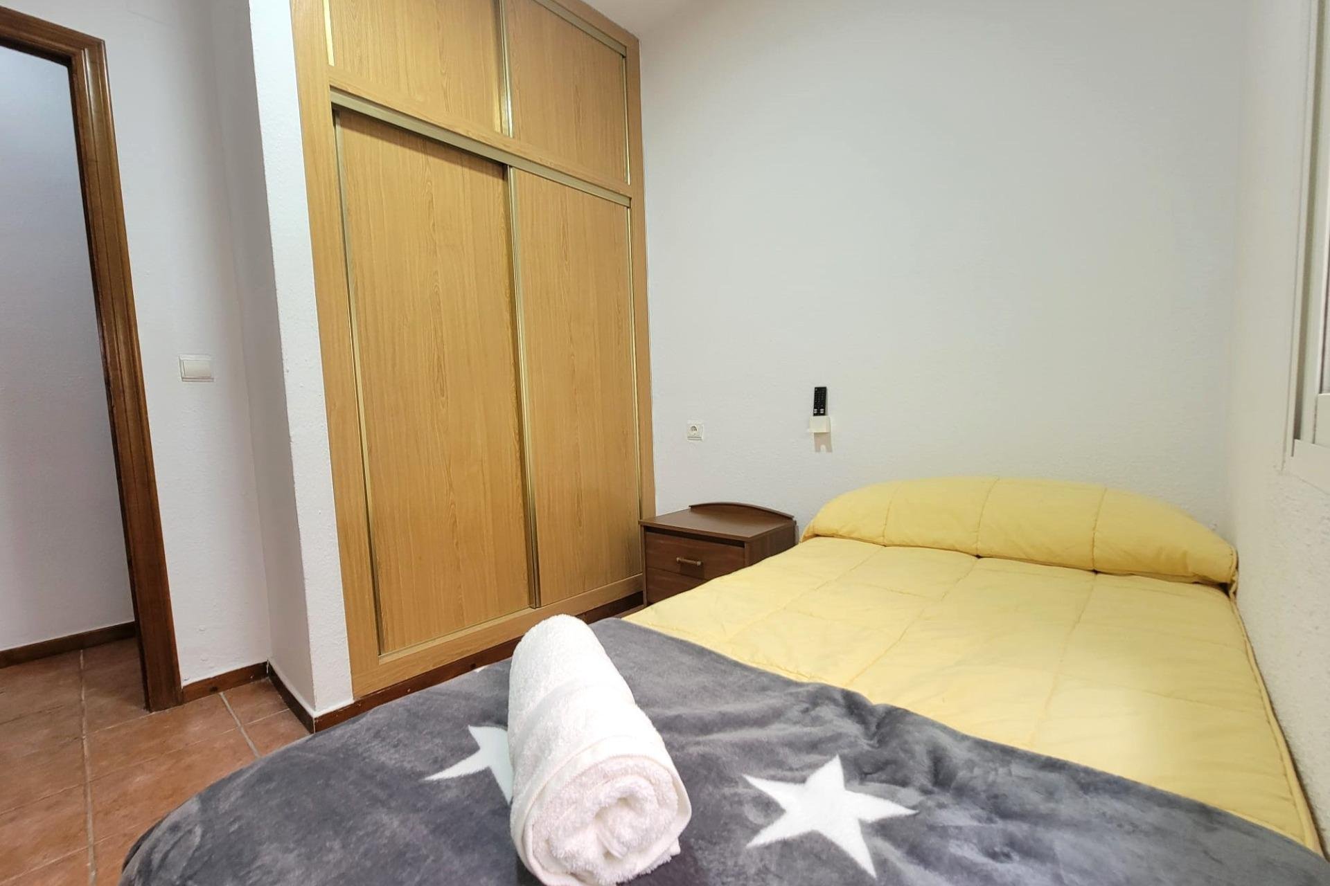 Segunda mano - Bungalow -
Torrevieja - Playa de los Locos