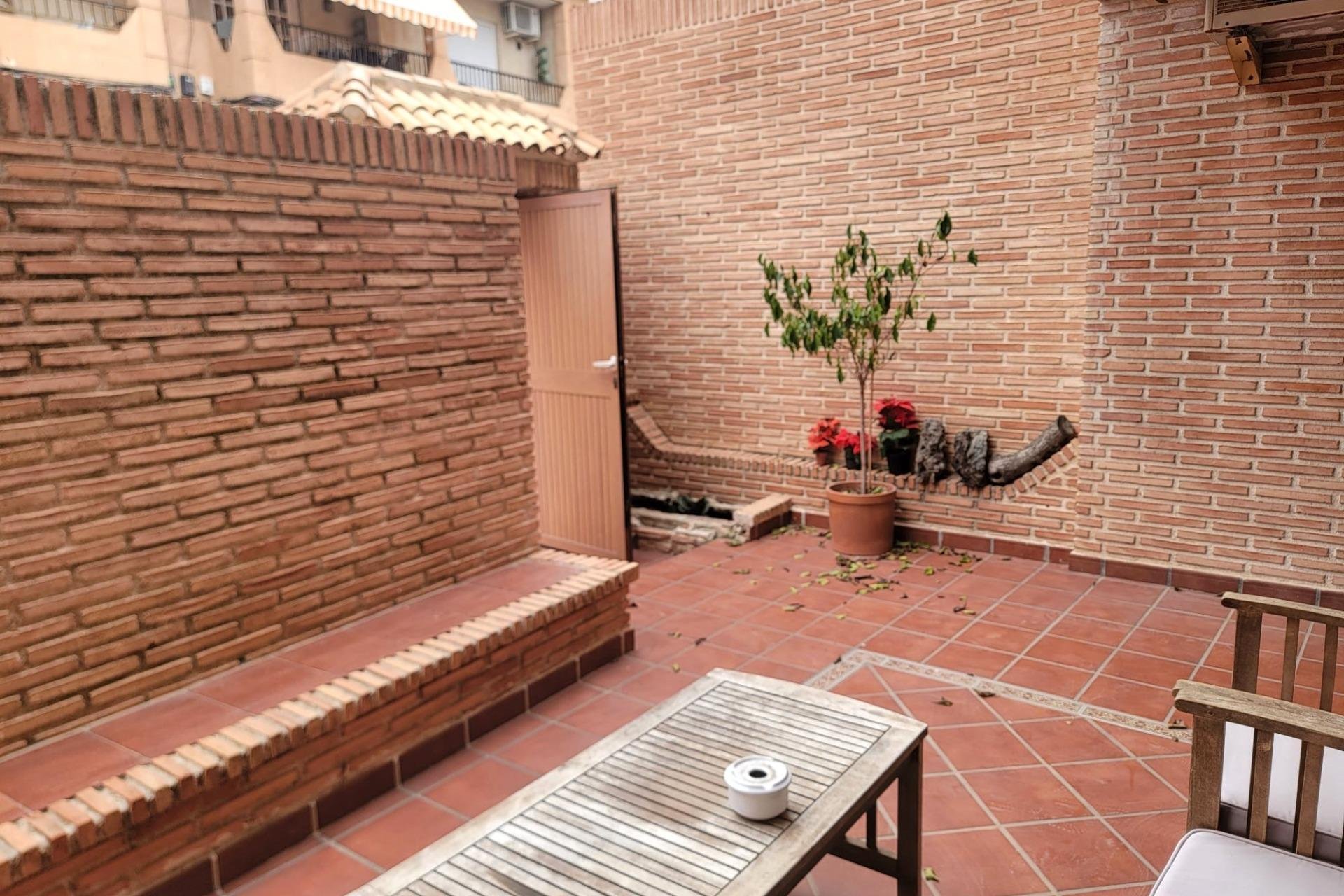 Segunda mano - Bungalow -
Torrevieja - Playa de los Locos