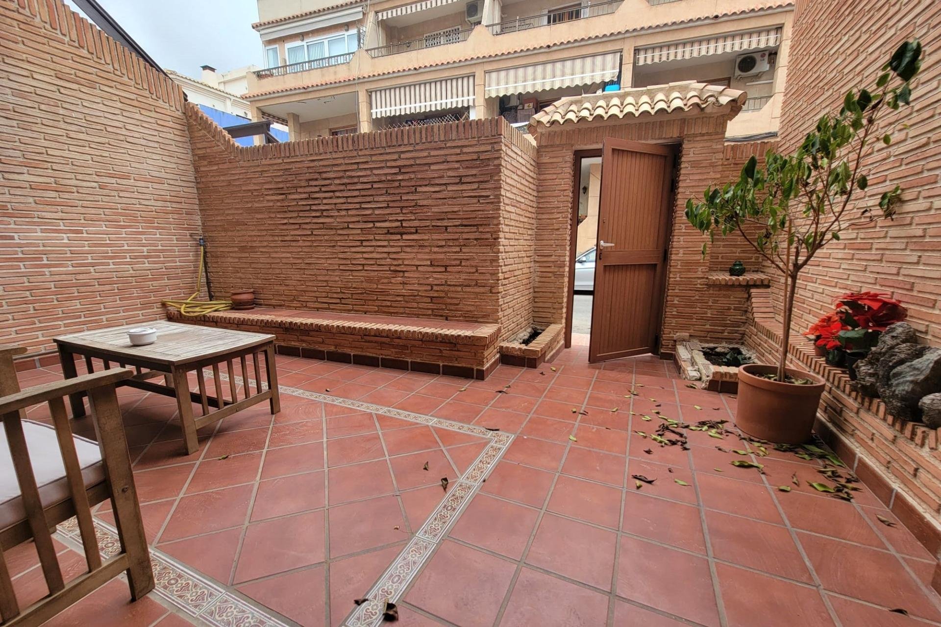 Segunda mano - Bungalow -
Torrevieja - Playa de los Locos