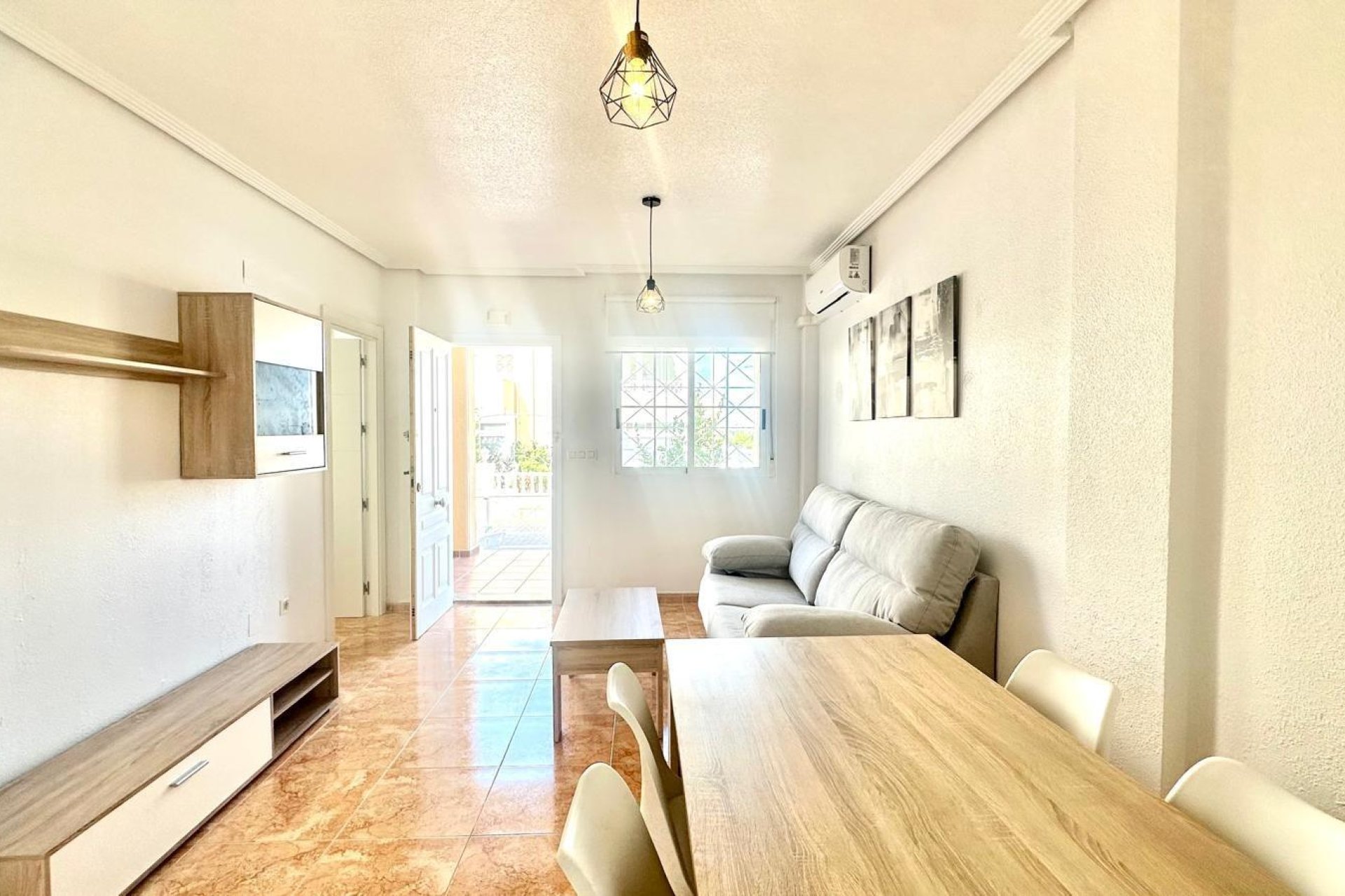 Segunda mano - Bungalow -
Torrevieja - Playa de los Locos