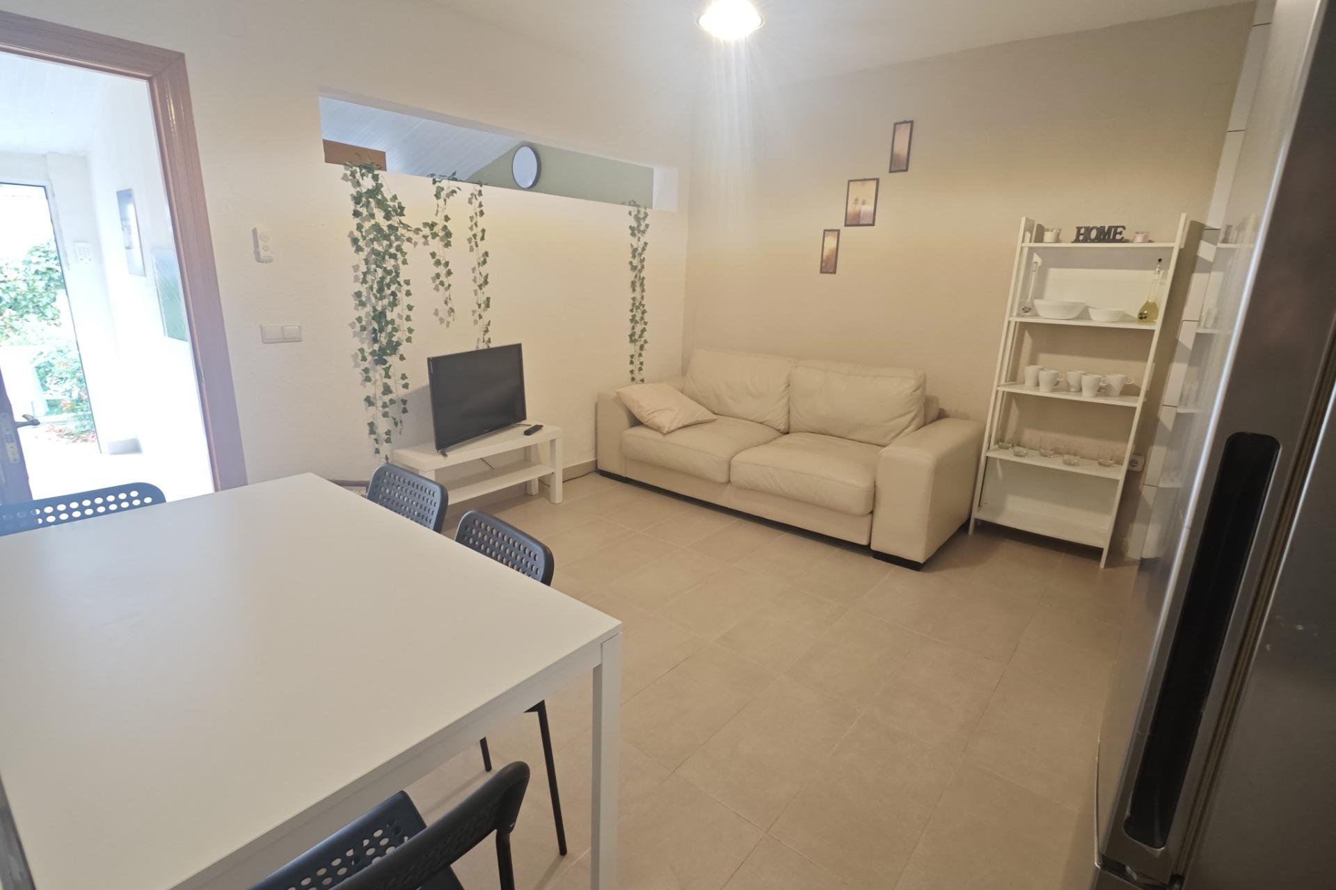 Segunda mano - Bungalow -
Torrevieja - Playa del Cura