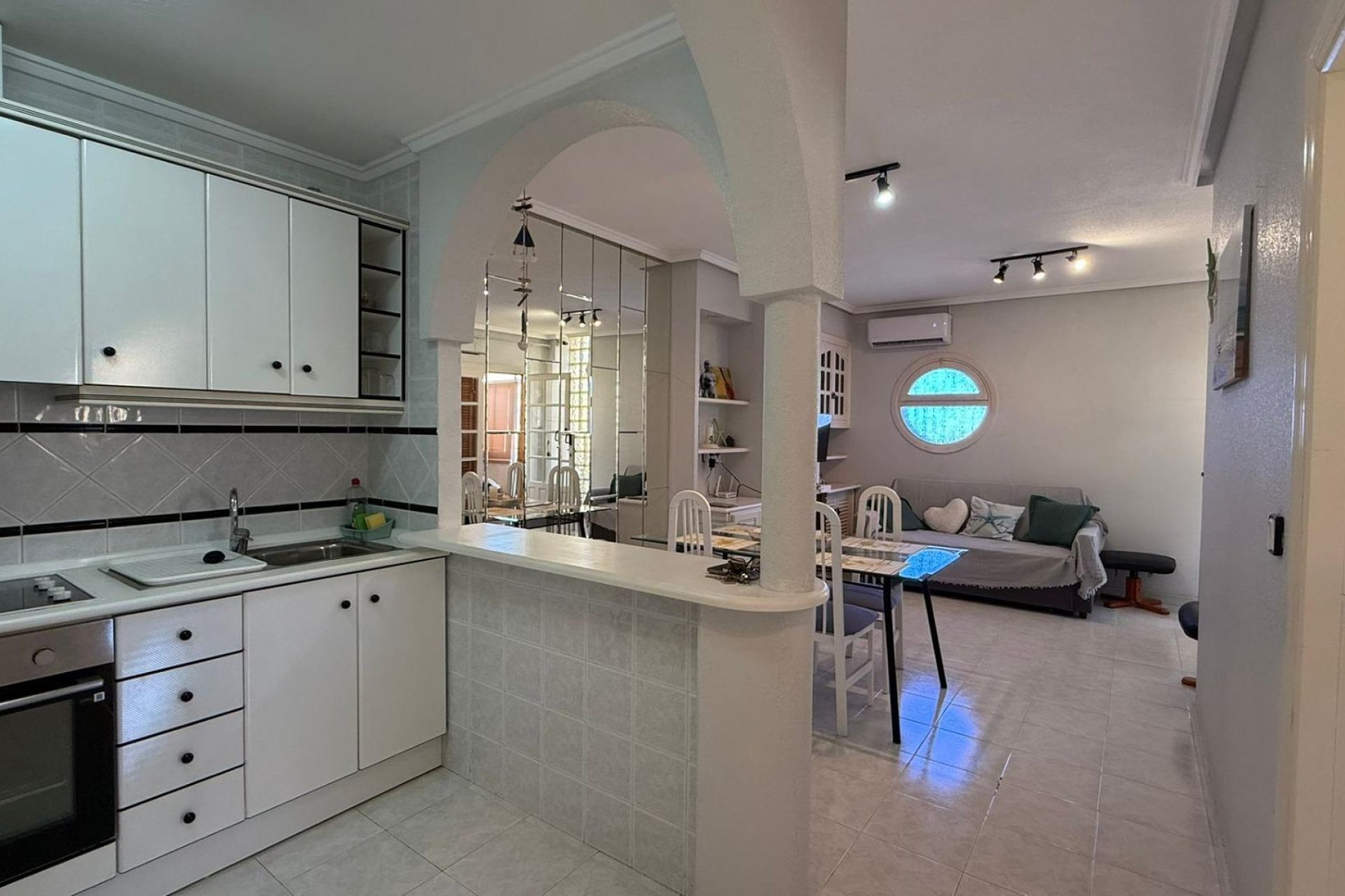 Segunda mano - Bungalow -
Torrevieja - Punta Prima