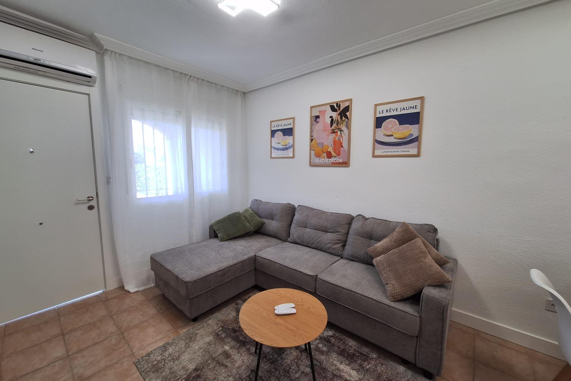 Segunda mano - Bungalow -
Torrevieja - Sector 25