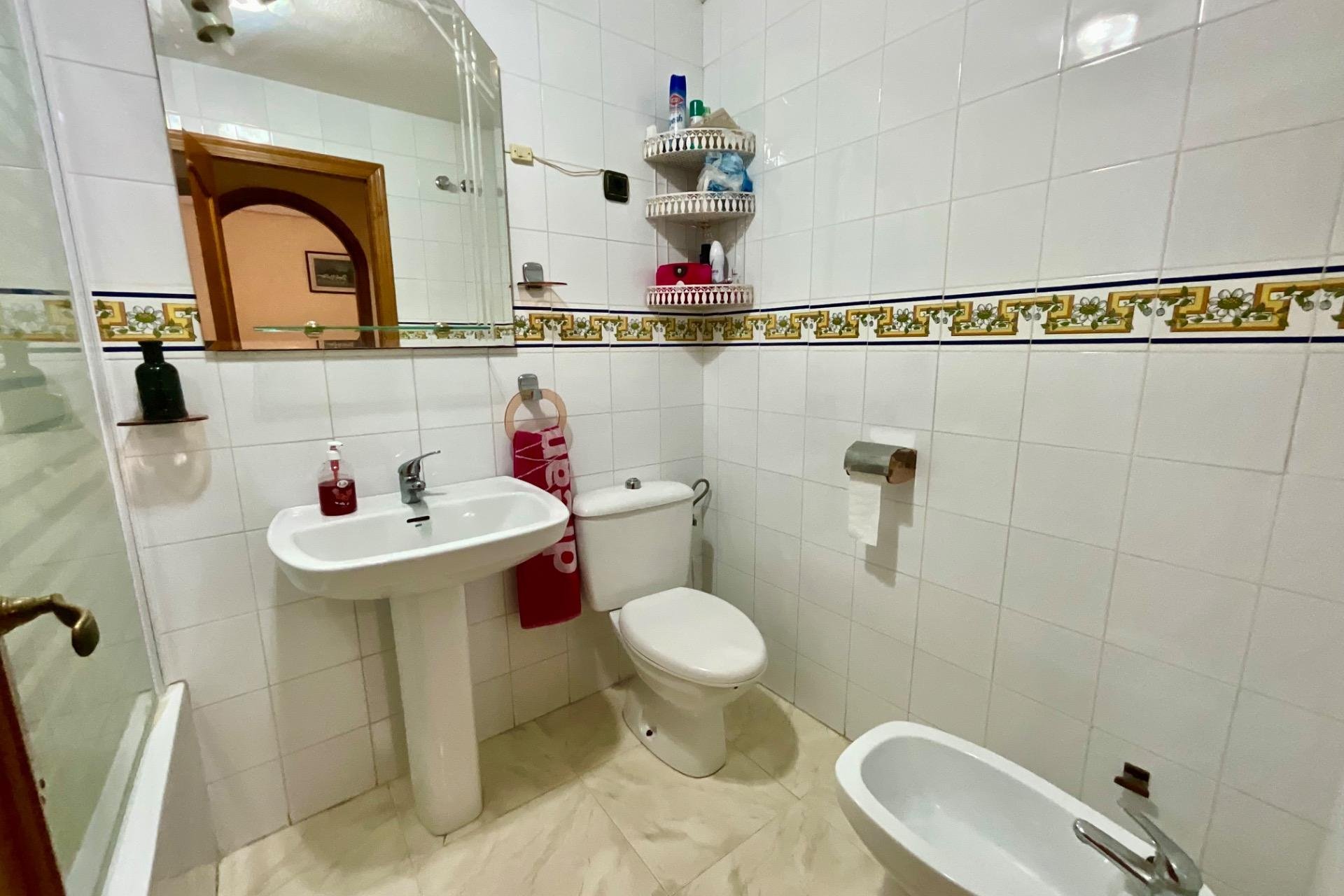 Segunda mano - Bungalow -
Torrevieja - Torreblanca