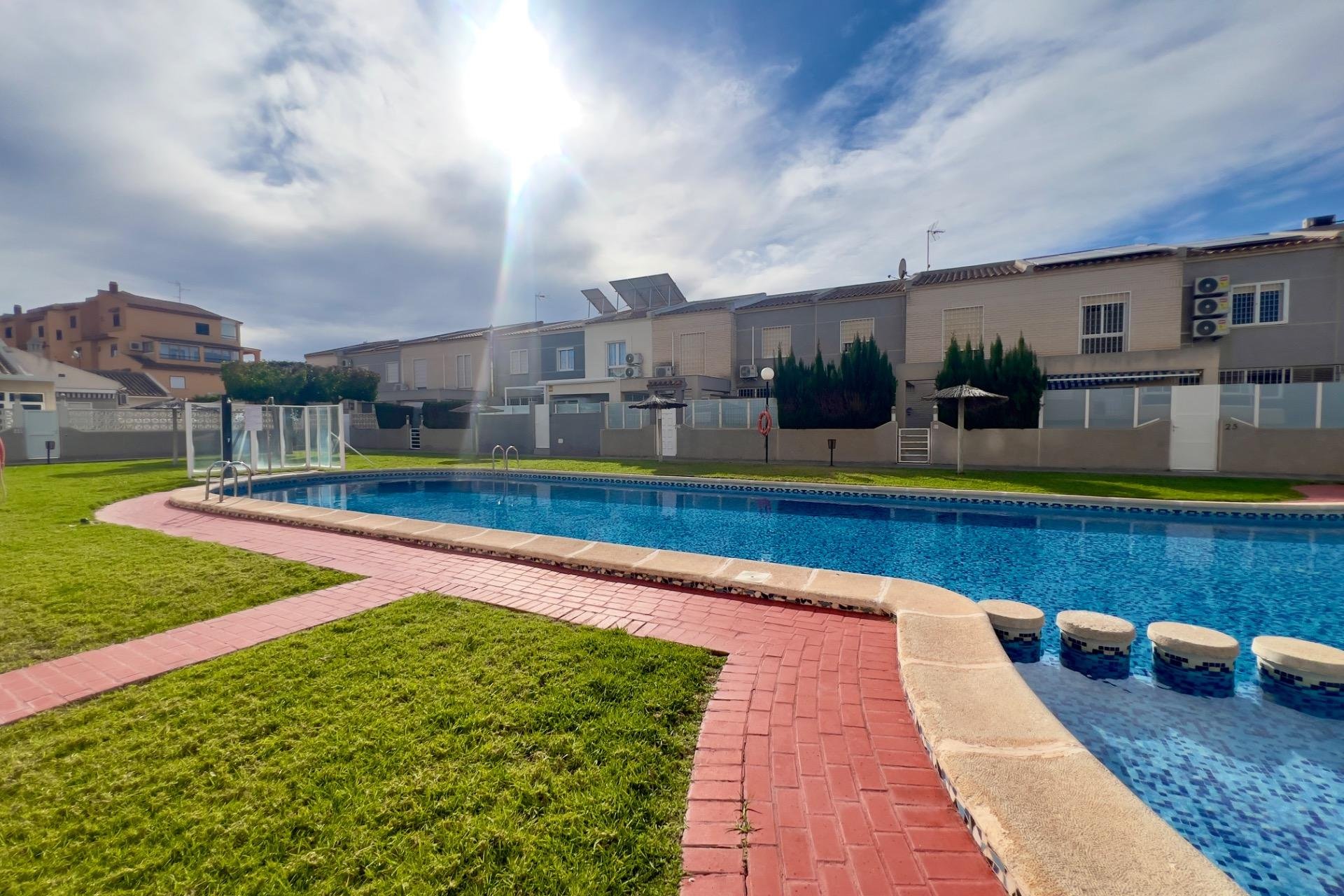 Segunda mano - Bungalow -
Torrevieja - Torreblanca