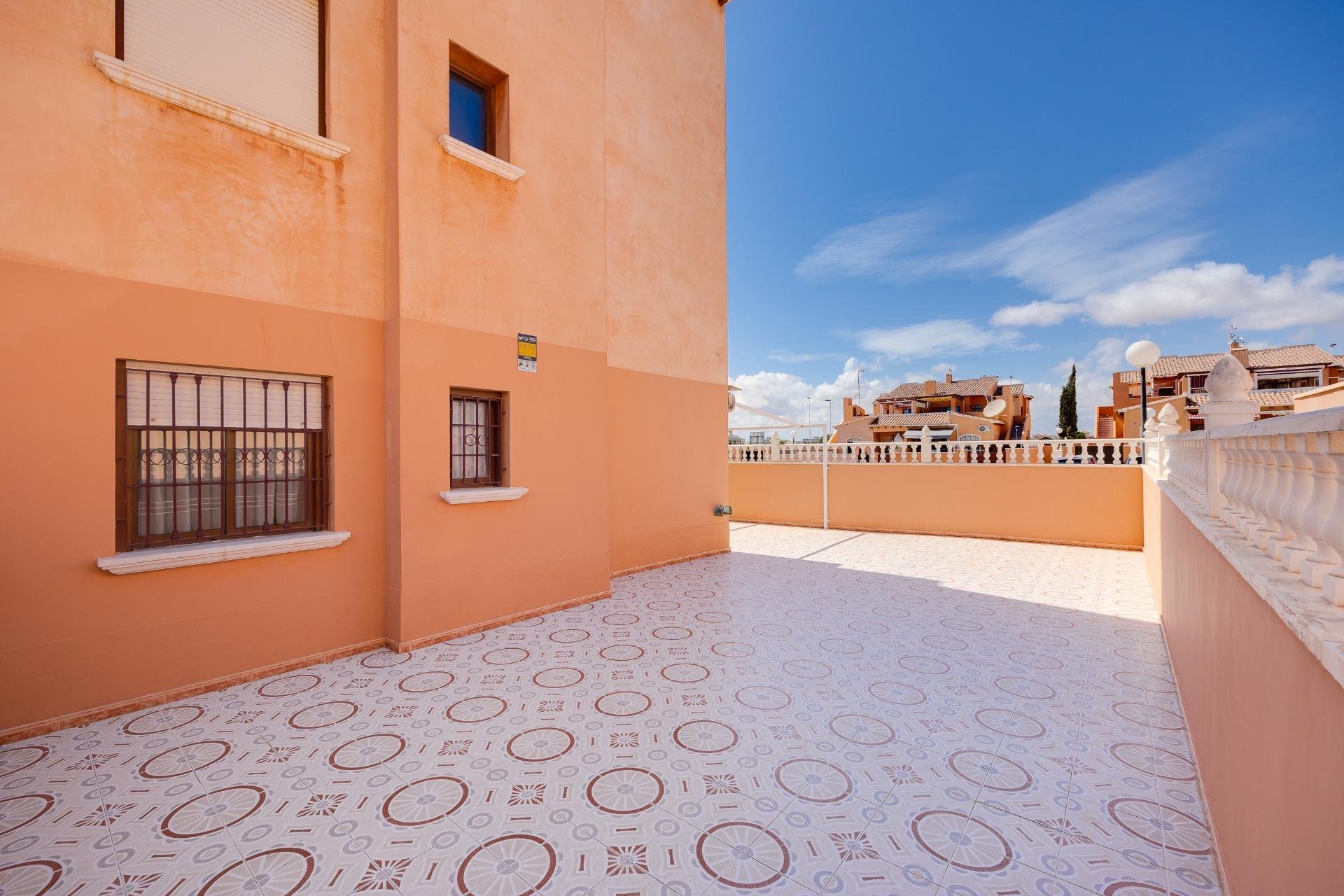 Segunda mano - Bungalow -
Torrevieja - Torrejón