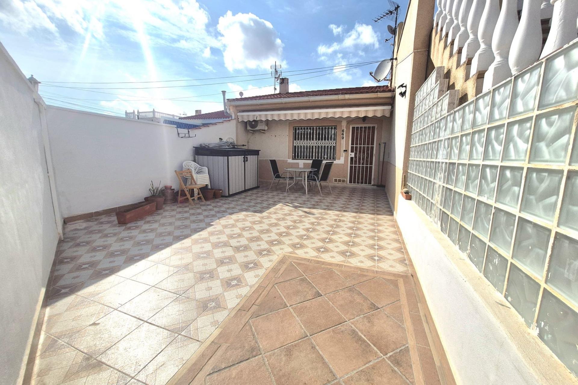 Segunda mano - Bungalow -
Torrevieja - Torretas