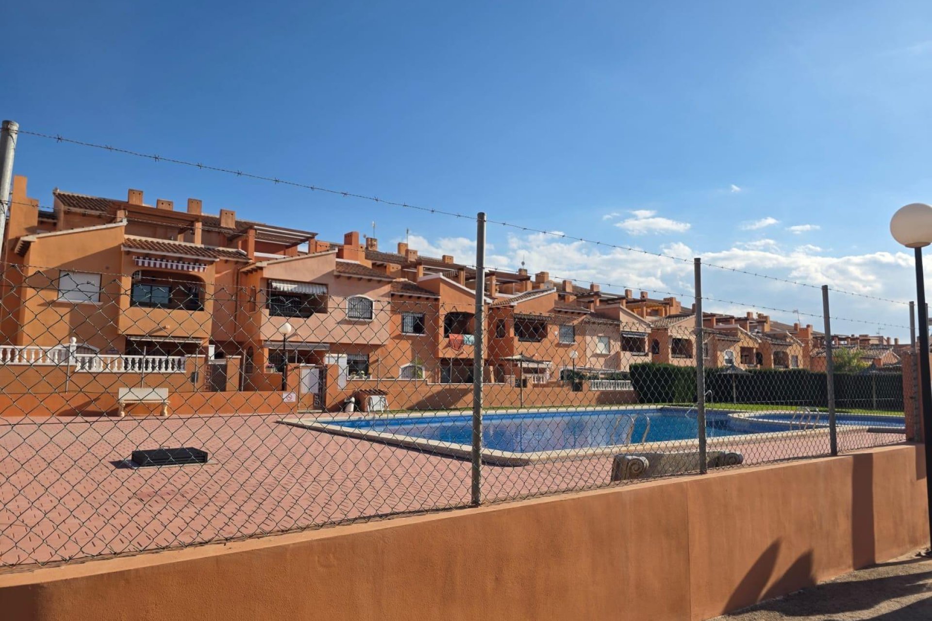 Segunda mano - Bungalow -
Torrevieja - Zona Los Frutales