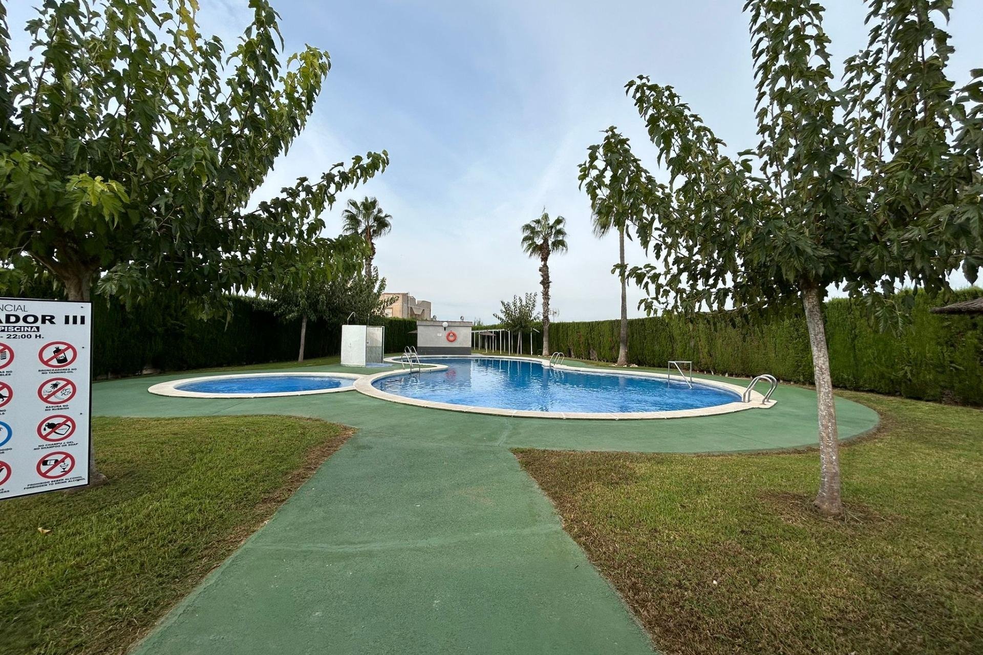 Segunda mano - Bungalow -
Torrevieja