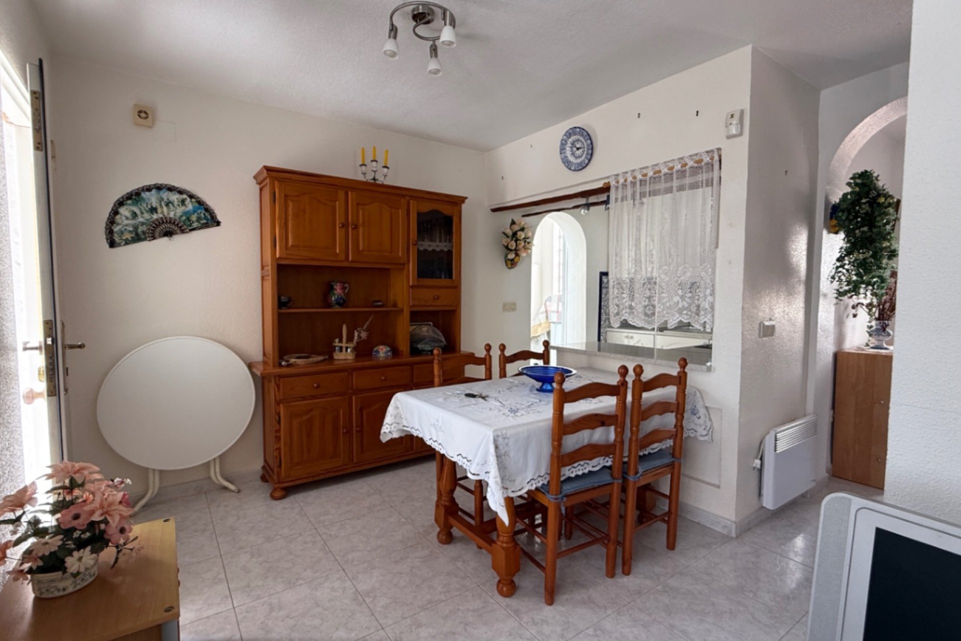 Segunda mano - Duplex -
San Miguel de Salinas - Inland