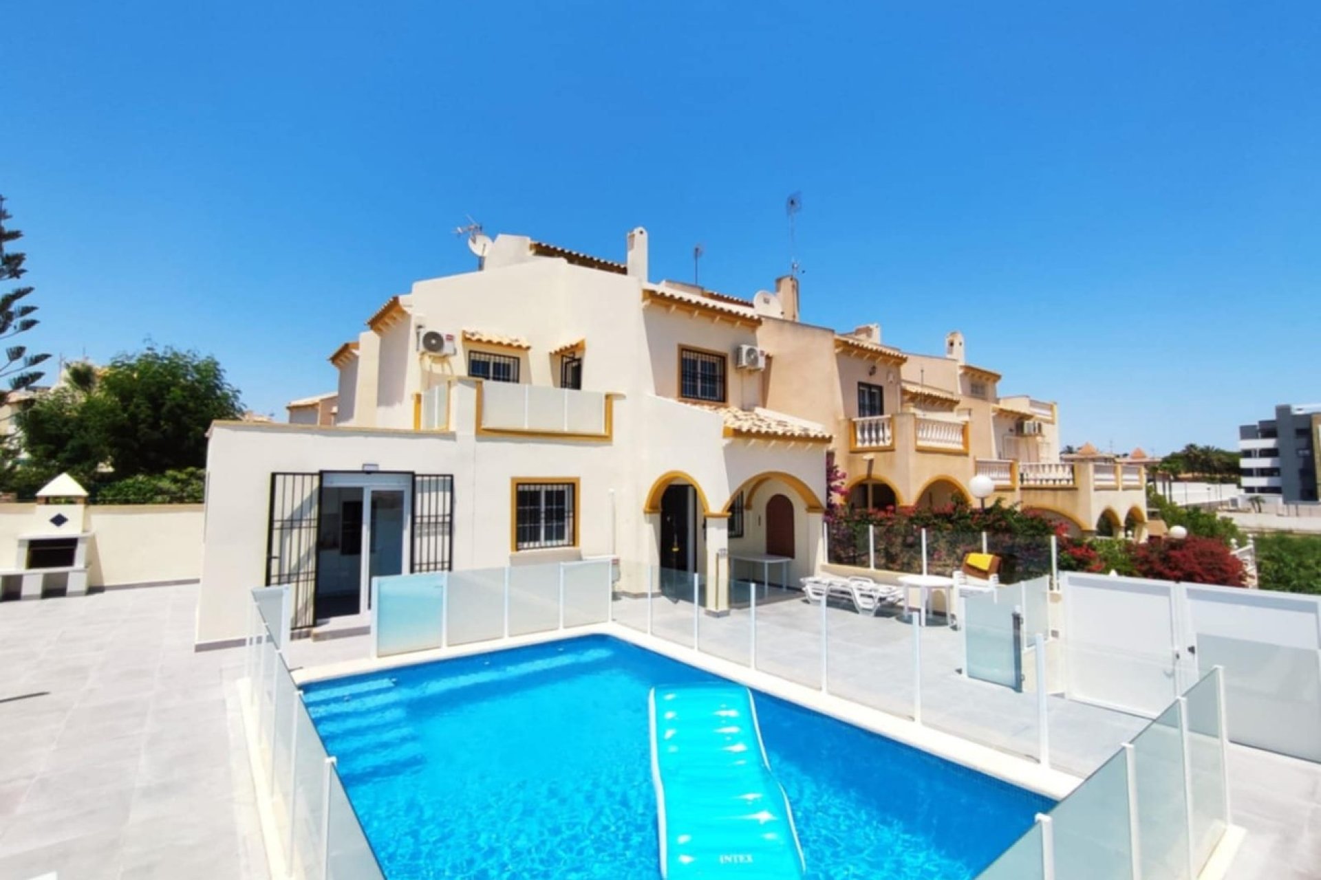 Segunda mano - Quad Villa -
Playa Flamenca - Costa Blanca
